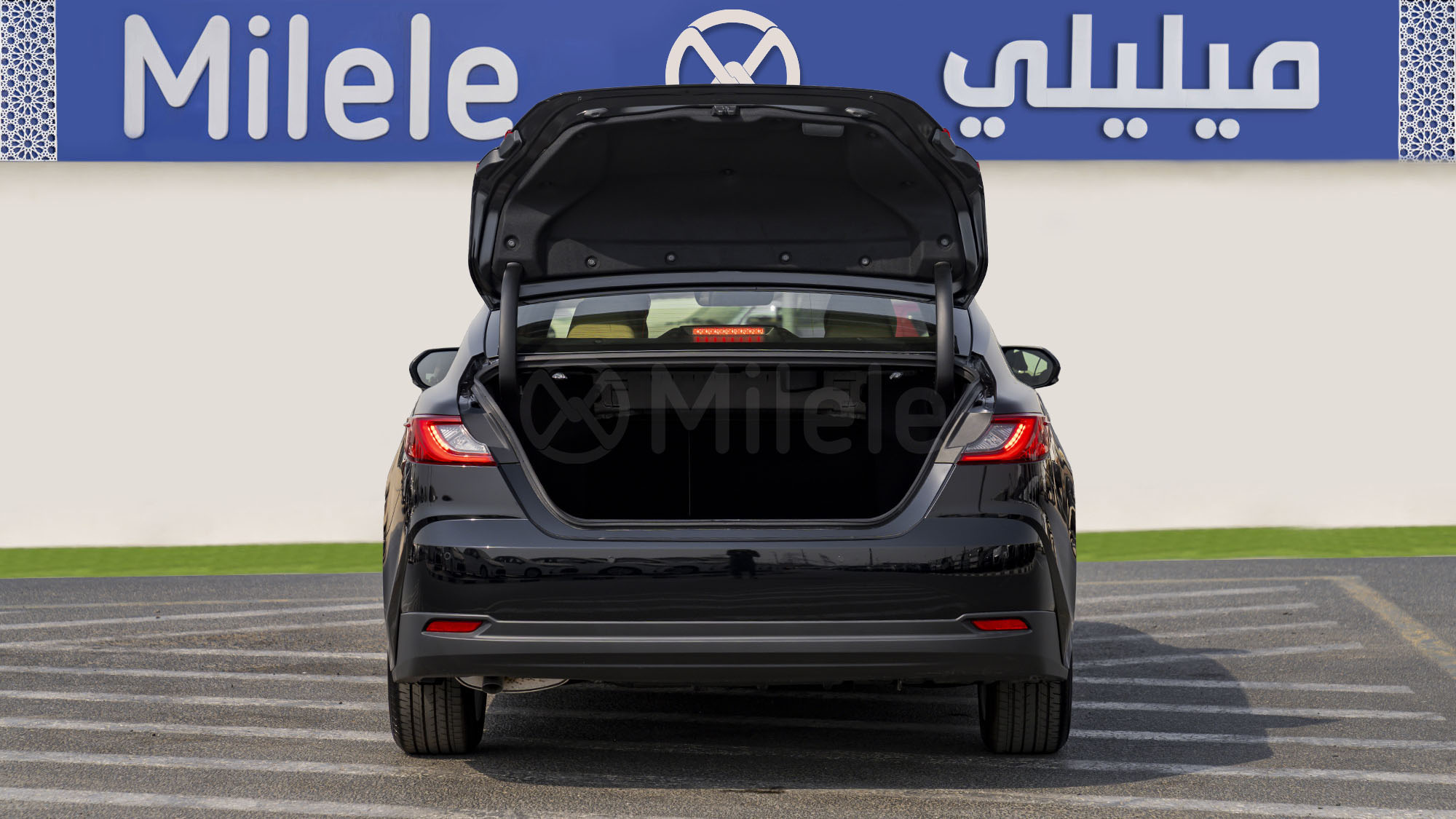 
(LHD) TOYOTA CAMRY LE 2.5PHEV AT MY2025 – BLACK full									