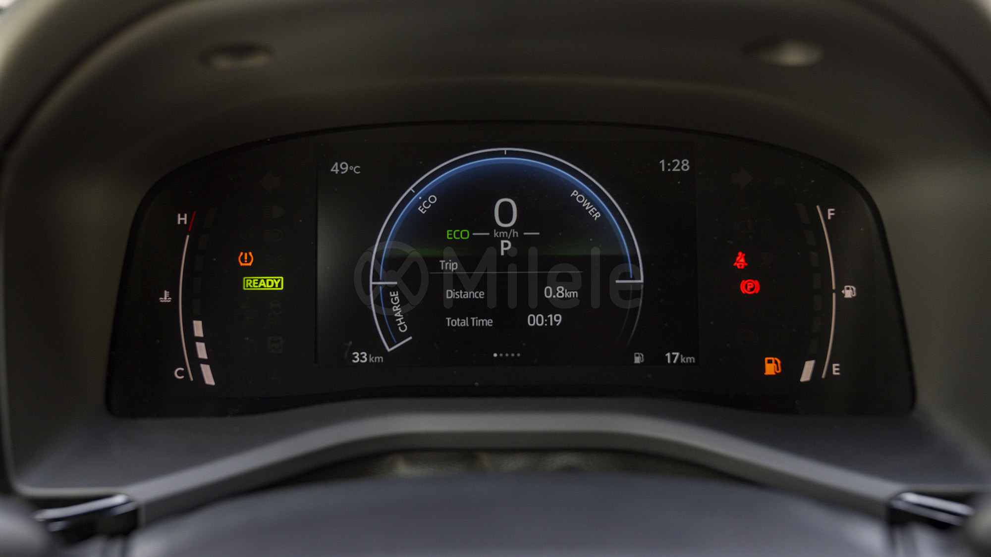 
(LHD) TOYOTA CAMRY LE 2.5PHEV AT MY2025 – BLACK full									