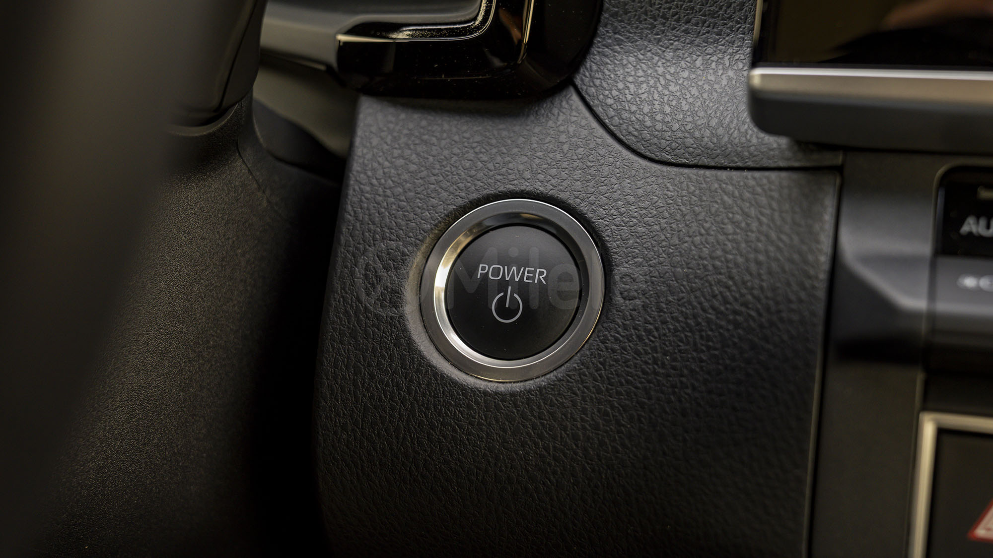 
(LHD) TOYOTA CAMRY LE 2.5PHEV AT MY2025 – BLACK full									