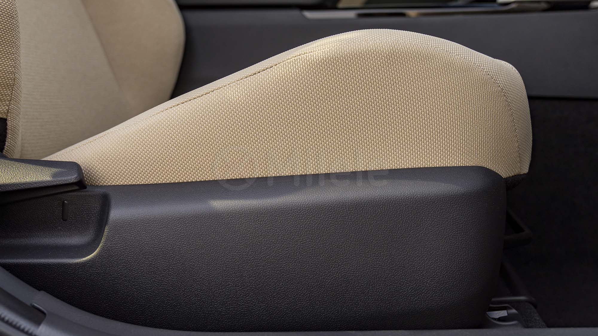 
(LHD) TOYOTA CAMRY LE 2.5PHEV AT MY2025 – BLACK full									