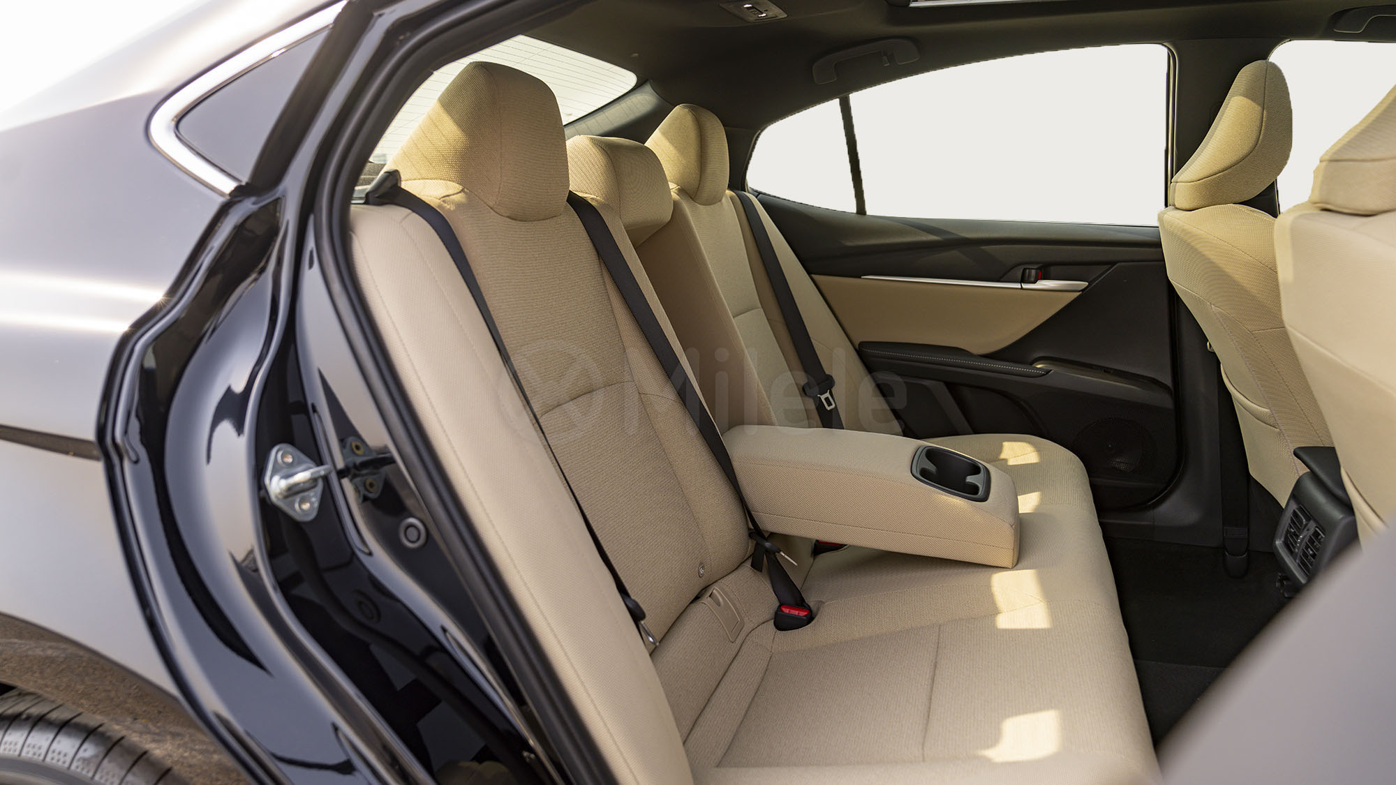 
(LHD) TOYOTA CAMRY LE 2.5PHEV AT MY2025 – BLACK full									