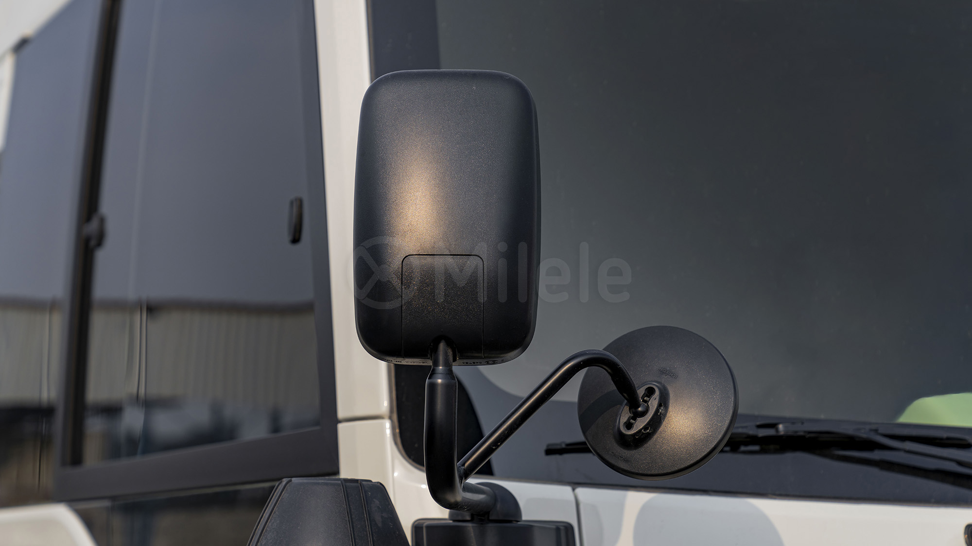 
(LHD) TOYOTA TOYOTA COASTER ARMOURED MY2025 – WHITE full									
