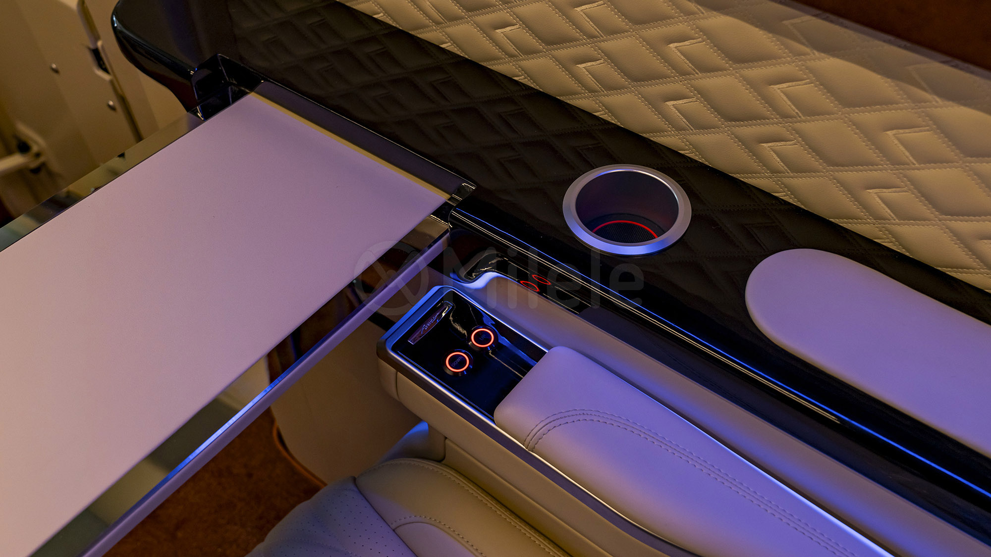 
(LHD) TOYOTA TOYOTA COASTER ARMOURED MY2025 – WHITE full									