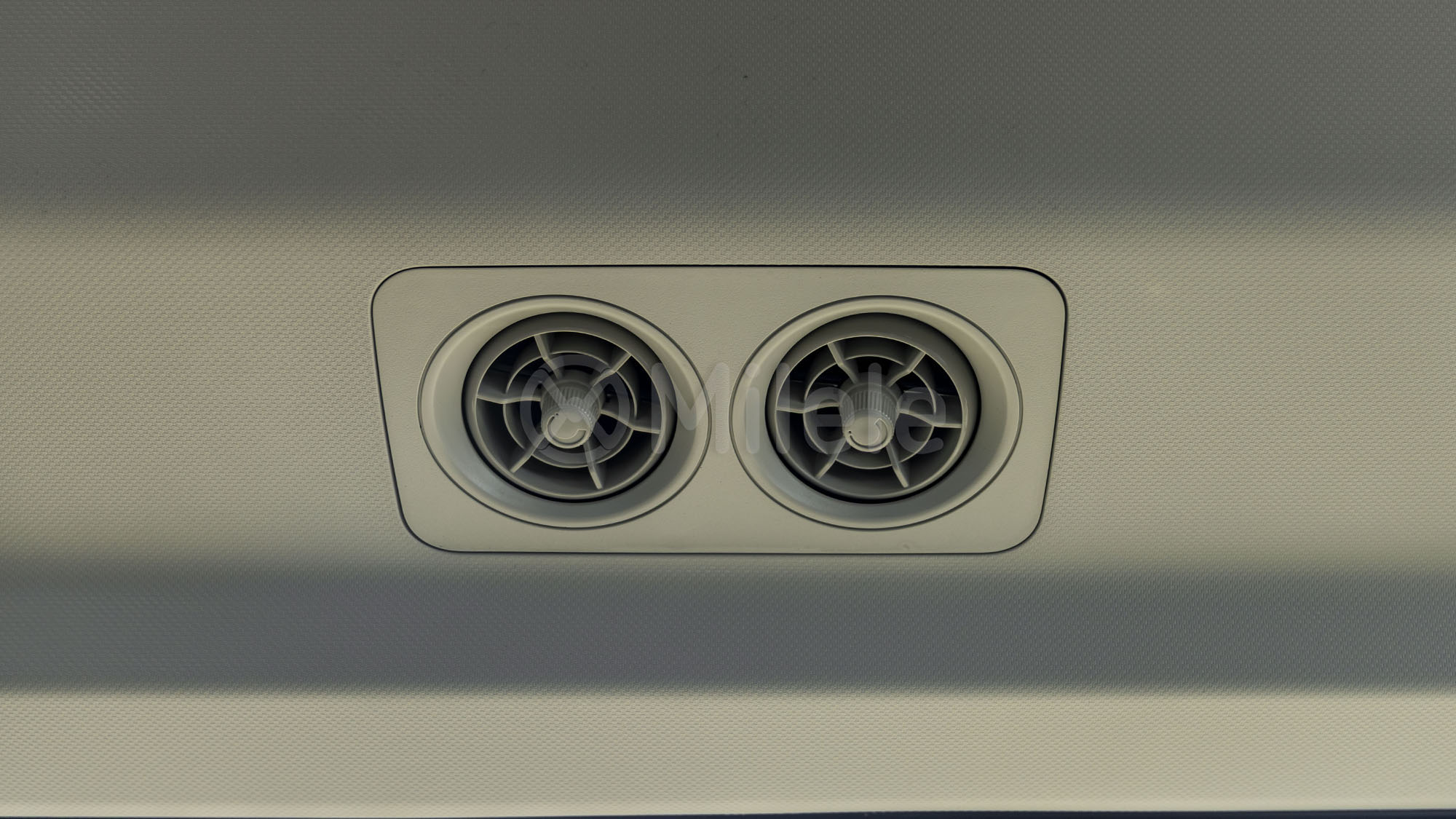 
(LHD) TOYOTA COASTER 2.7P MT RWD MY2025 – WHITE full									