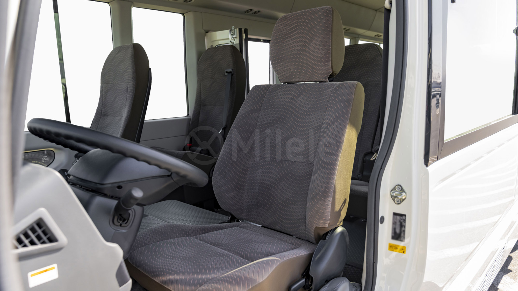 
(LHD) TOYOTA COASTER 2.7P MT RWD MY2025 – WHITE full									