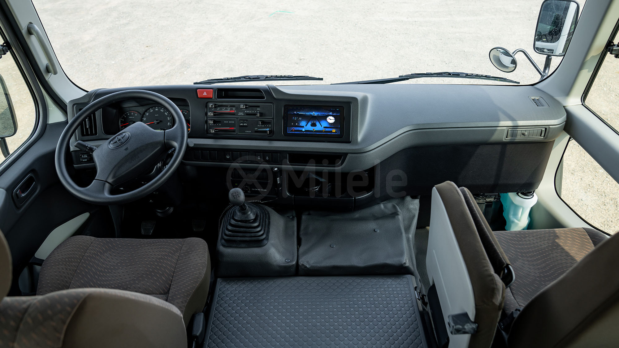 
(LHD) TOYOTA COASTER 4.2D MT RWD 30 SEATER MY2025 – WHITE full									