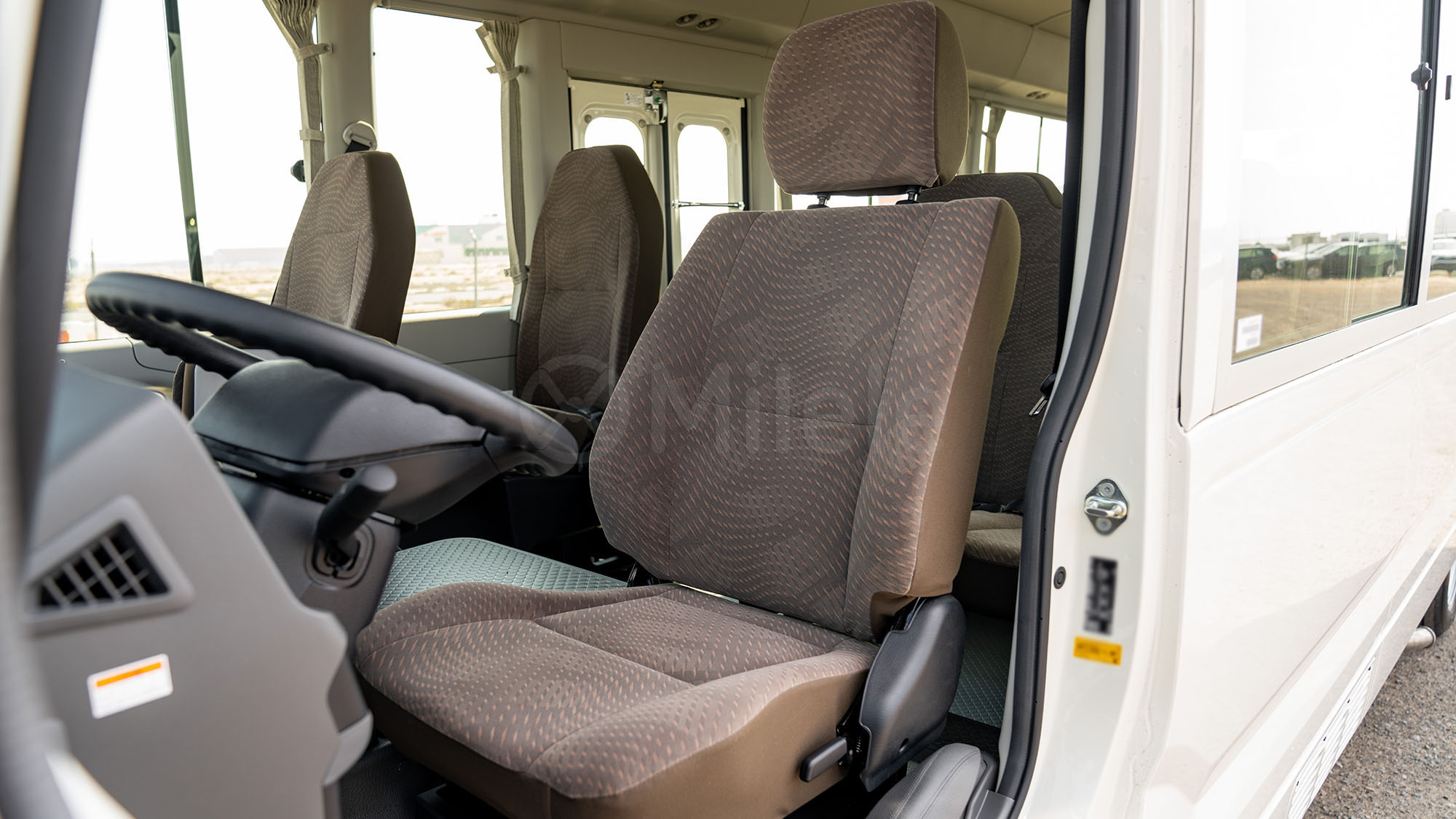 
(LHD) TOYOTA COASTER 4.2D MT RWD 30 SEATER MY2025 – WHITE full									
