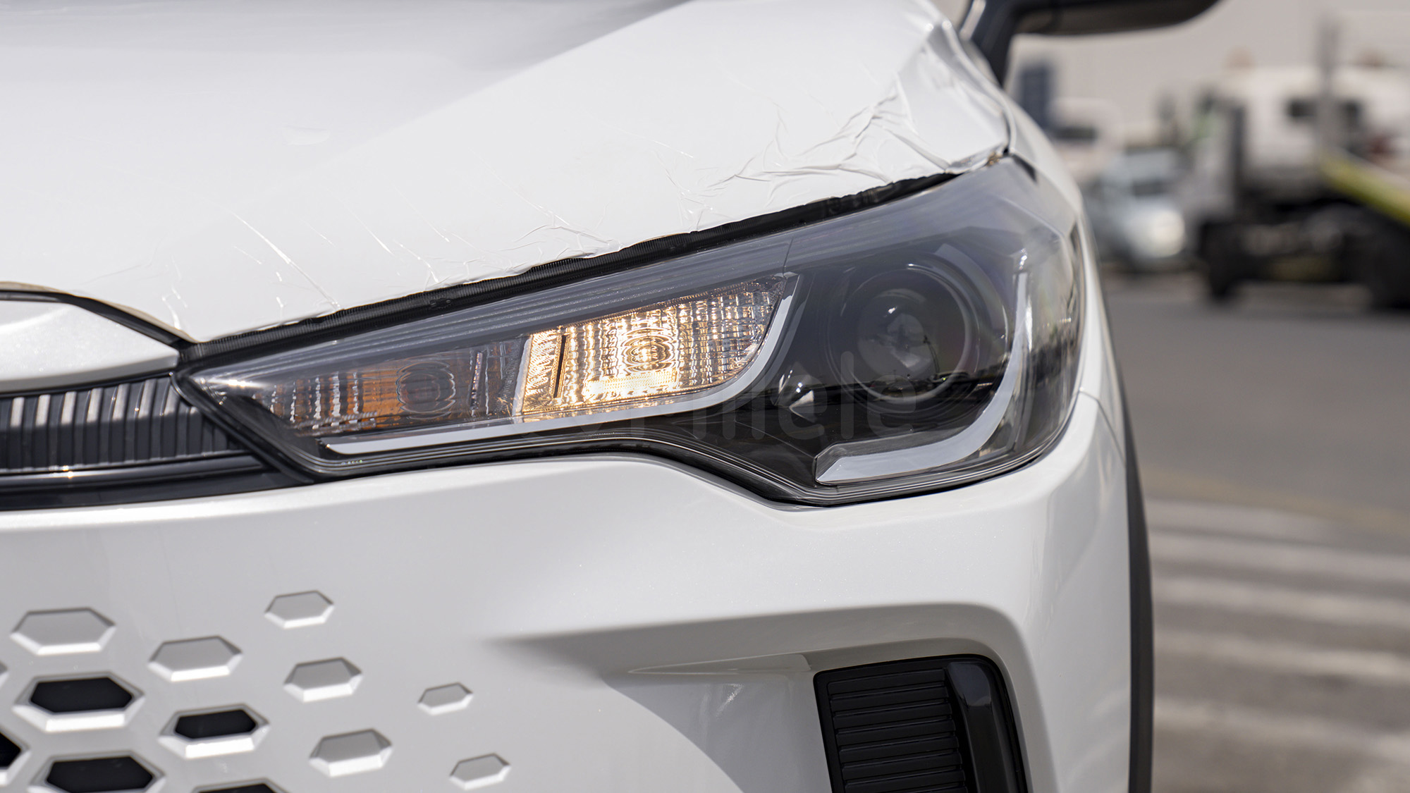 
								(LHD) TOYOTA COROLLA CROSS 1.8P AT MY2025 – WHITE full									