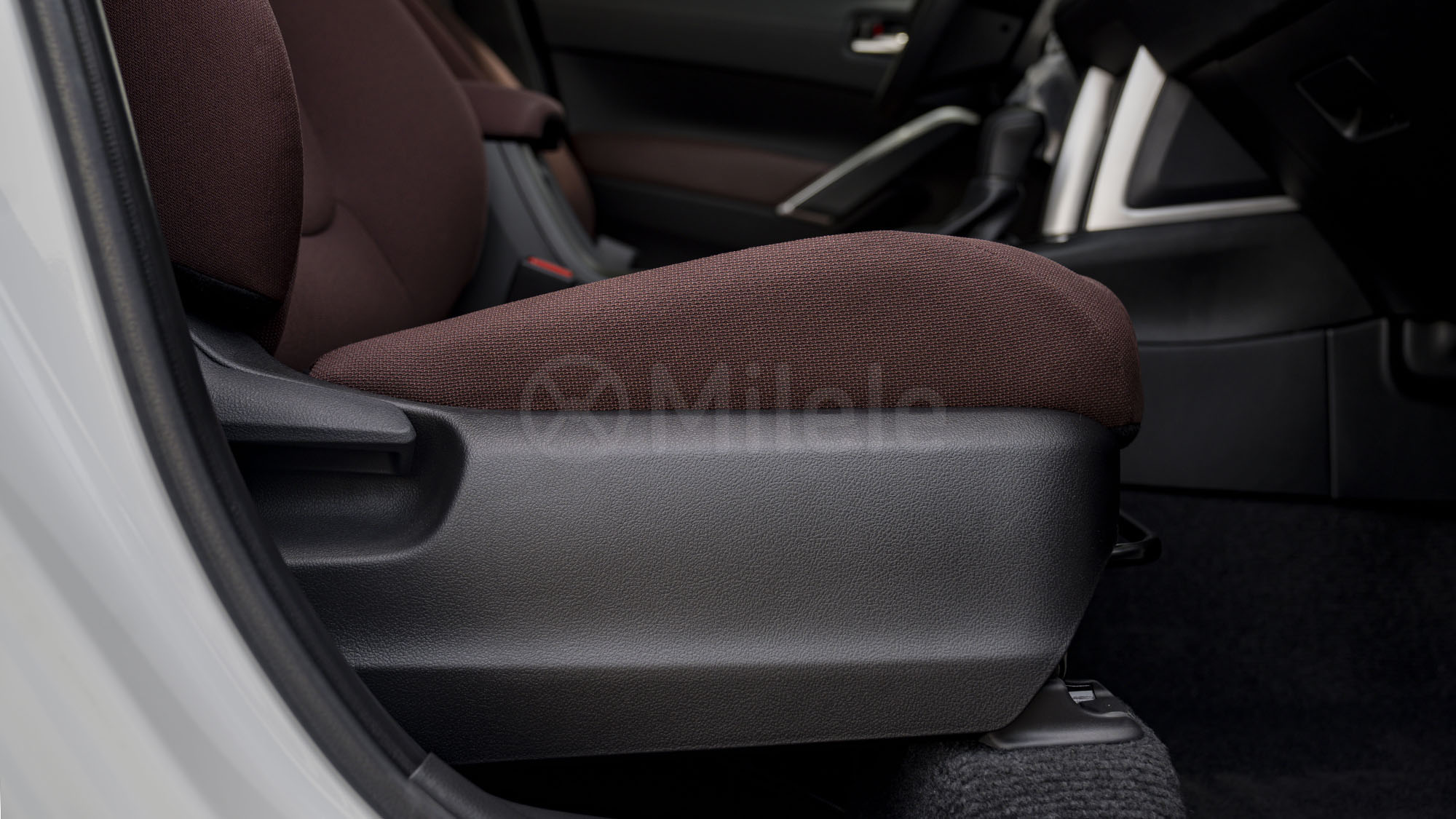 
								(LHD) TOYOTA COROLLA CROSS 1.8P AT MY2025 – WHITE full									