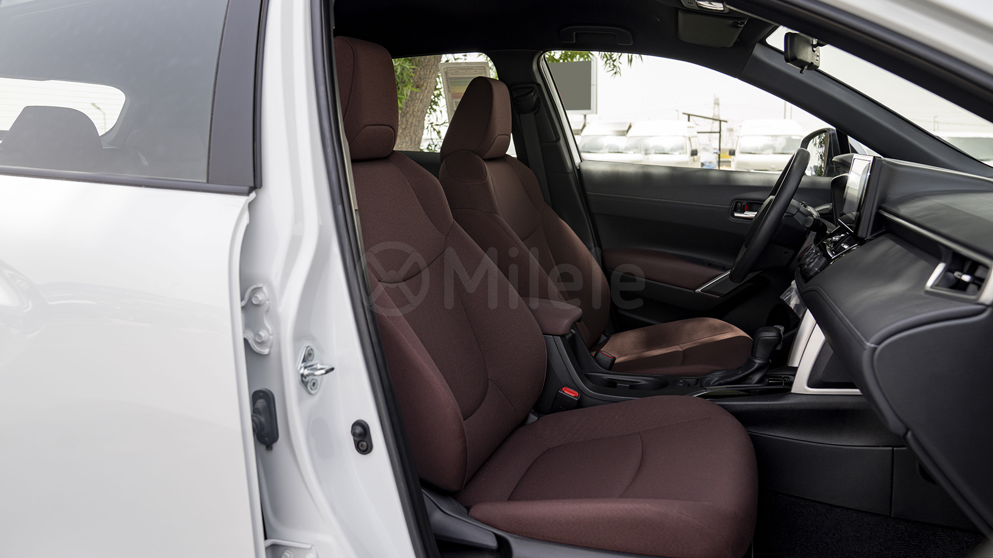 
								(LHD) TOYOTA COROLLA CROSS 1.8P AT MY2025 – WHITE full									