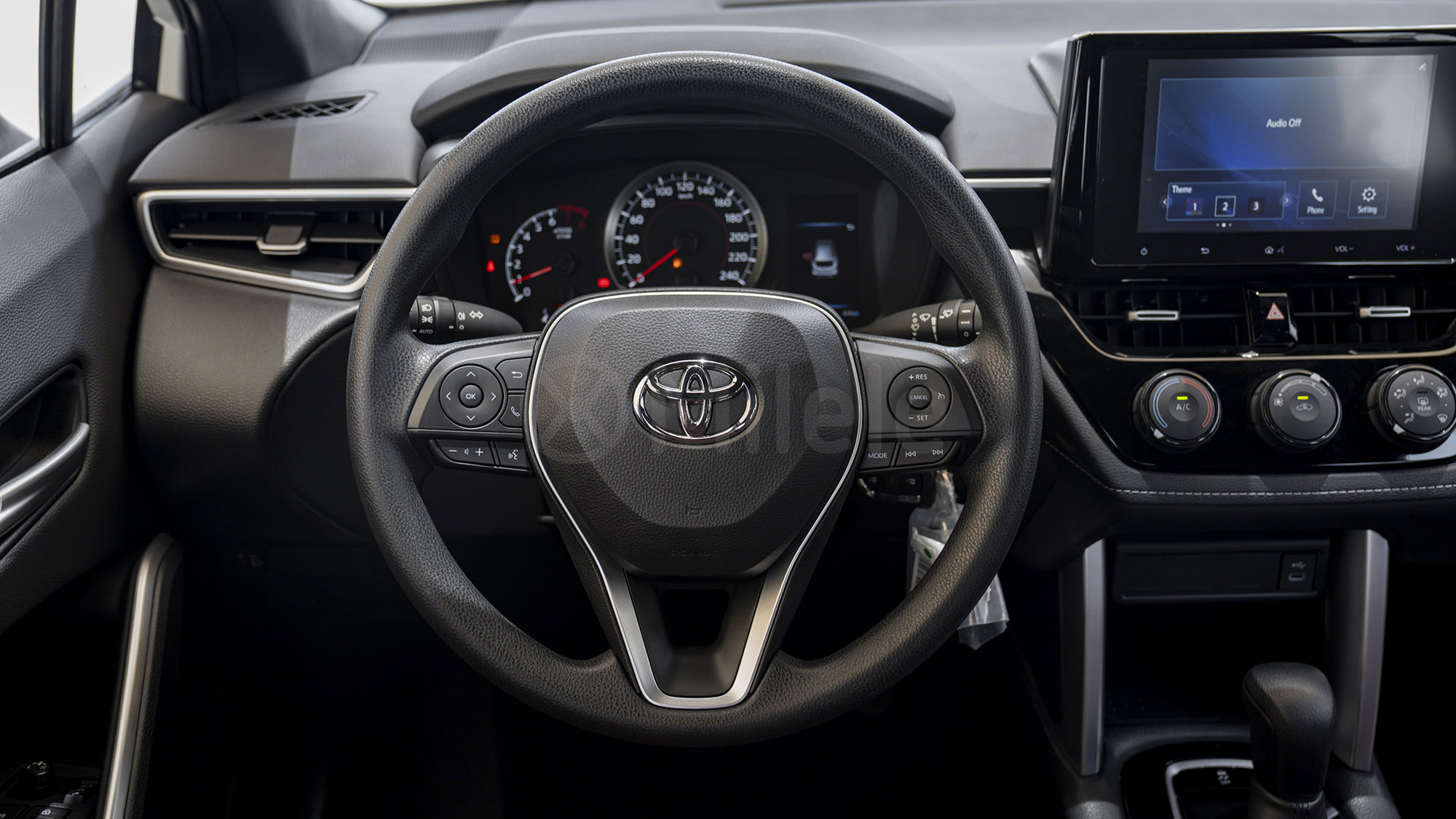
								(LHD) TOYOTA COROLLA CROSS 1.8P AT MY2025 – WHITE full									