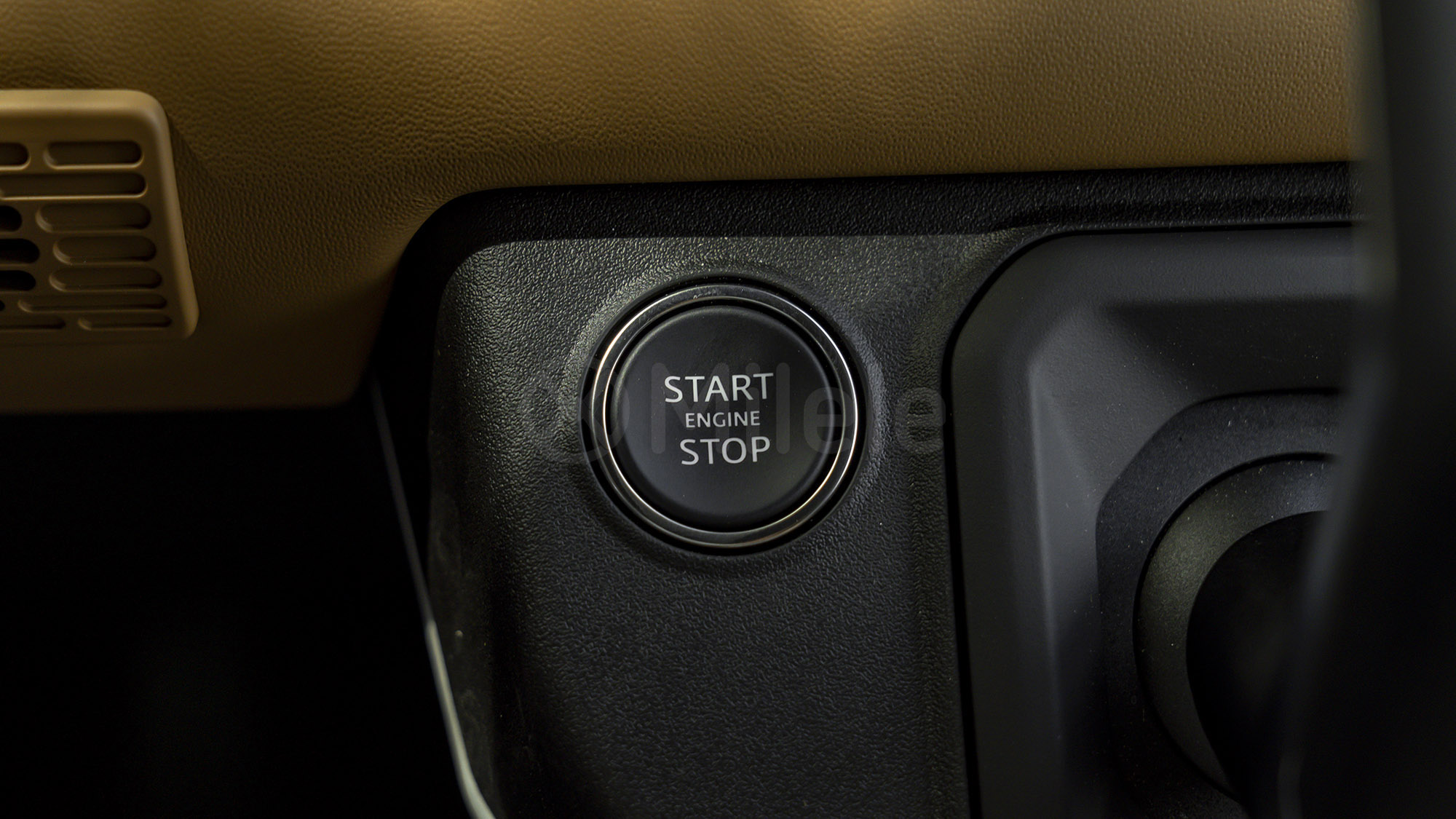 
								(LHD) LAND ROVER DEFENDER 110 X-DYNAMIC SE 3.0P AT MY2025 – BLACK full									