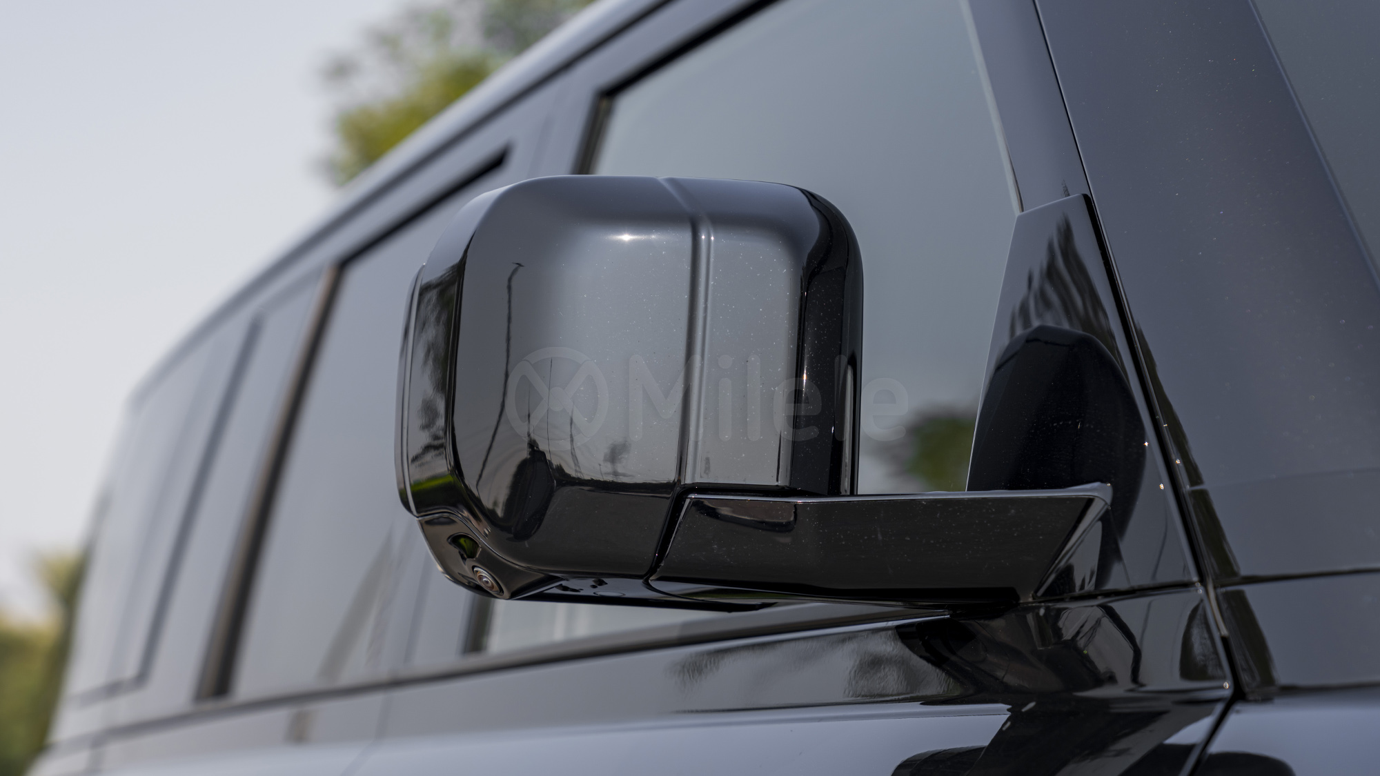 
								(LHD) LAND ROVER DEFENDER 110 X-DYNAMIC SE 3.0P AT MY2025 – BLACK full									