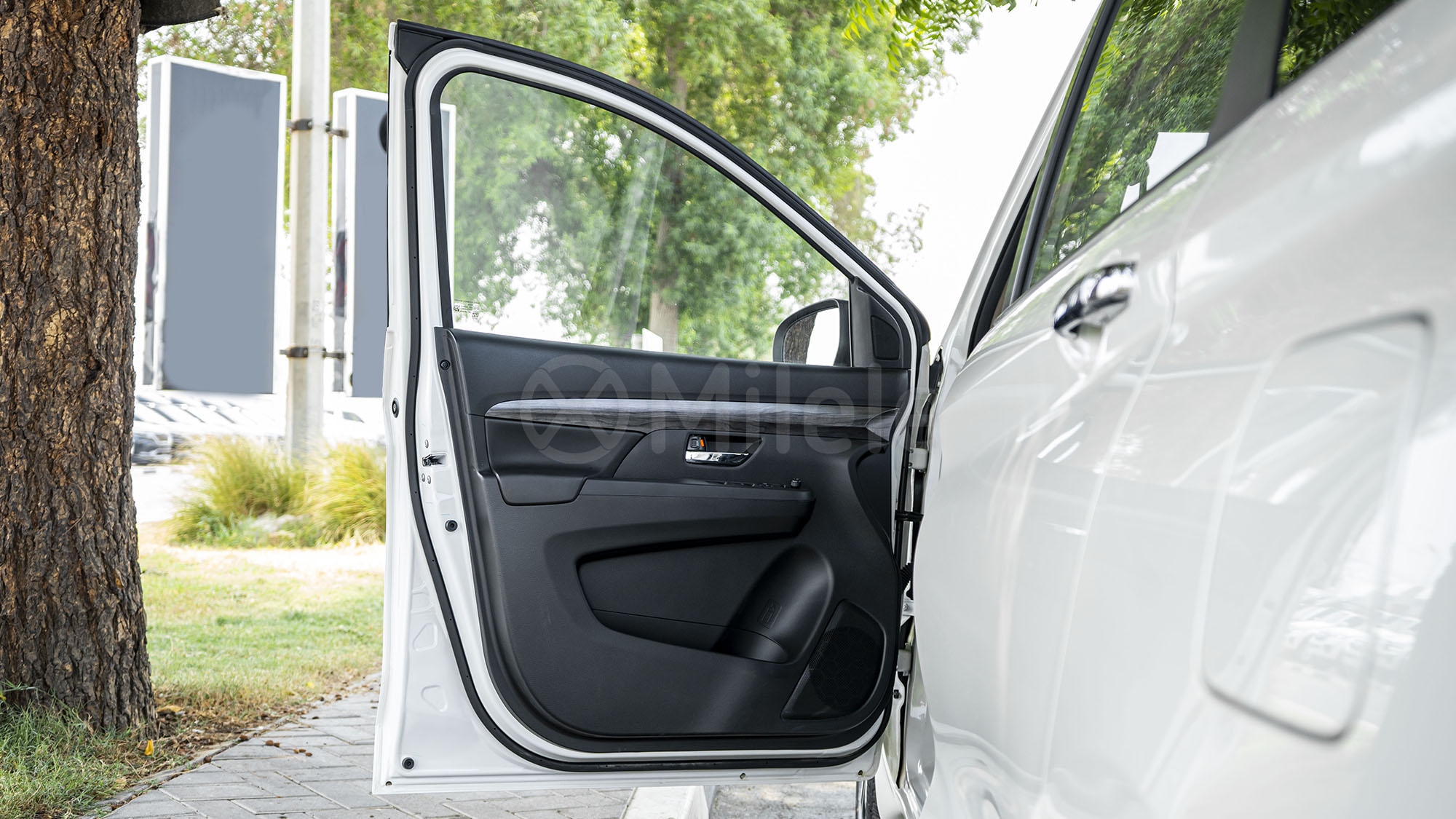 
(LHD) SUZUKI ERTIGA GLX 1.5P AT MY2025 – WHITE full									