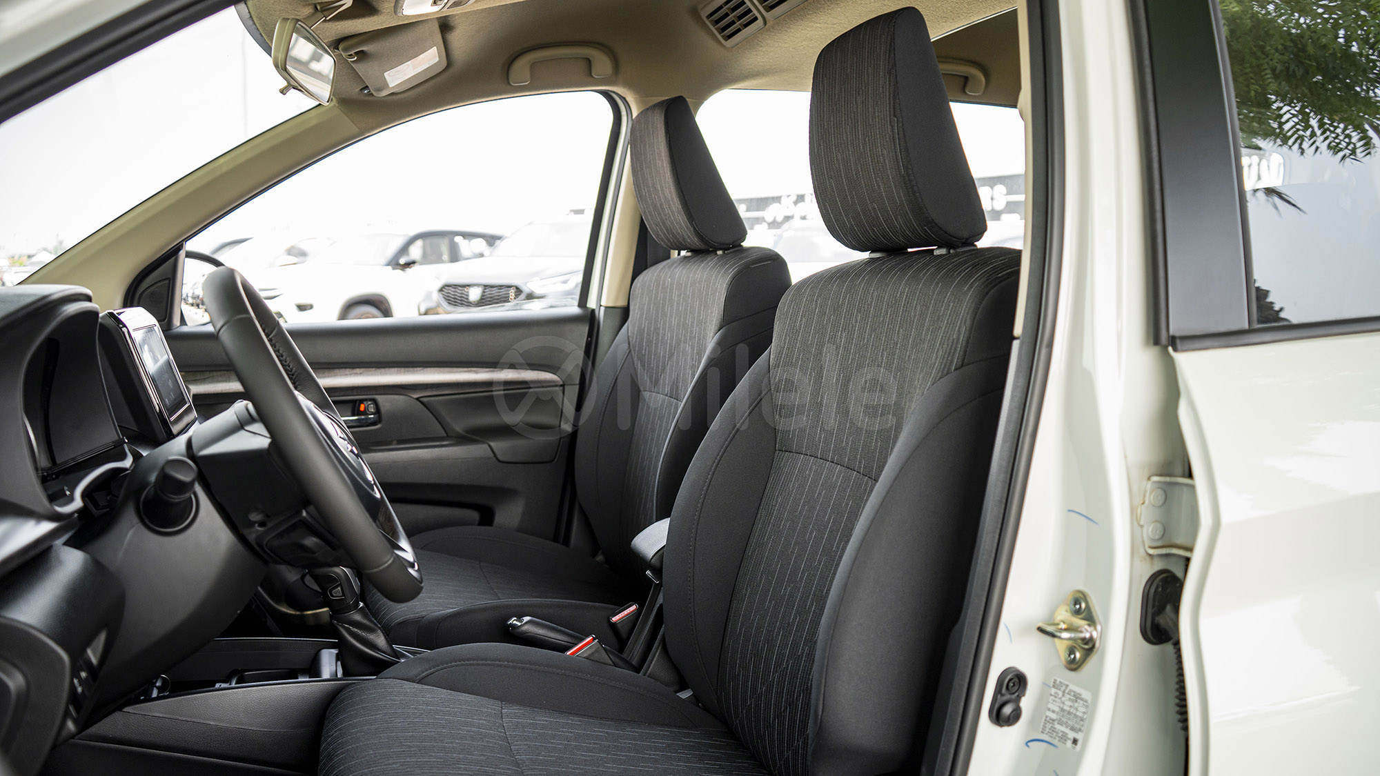 
(LHD) SUZUKI ERTIGA GLX 1.5P AT MY2025 – WHITE full									