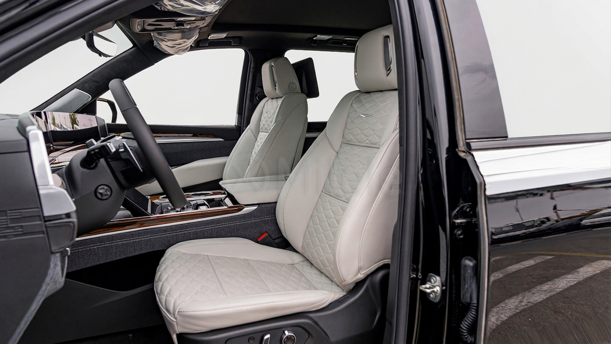 
								(LHD) CADILLAC ESCALADE SPORTS PLATINUM 6.2P AT 4WD MY2026 – BLACK full									