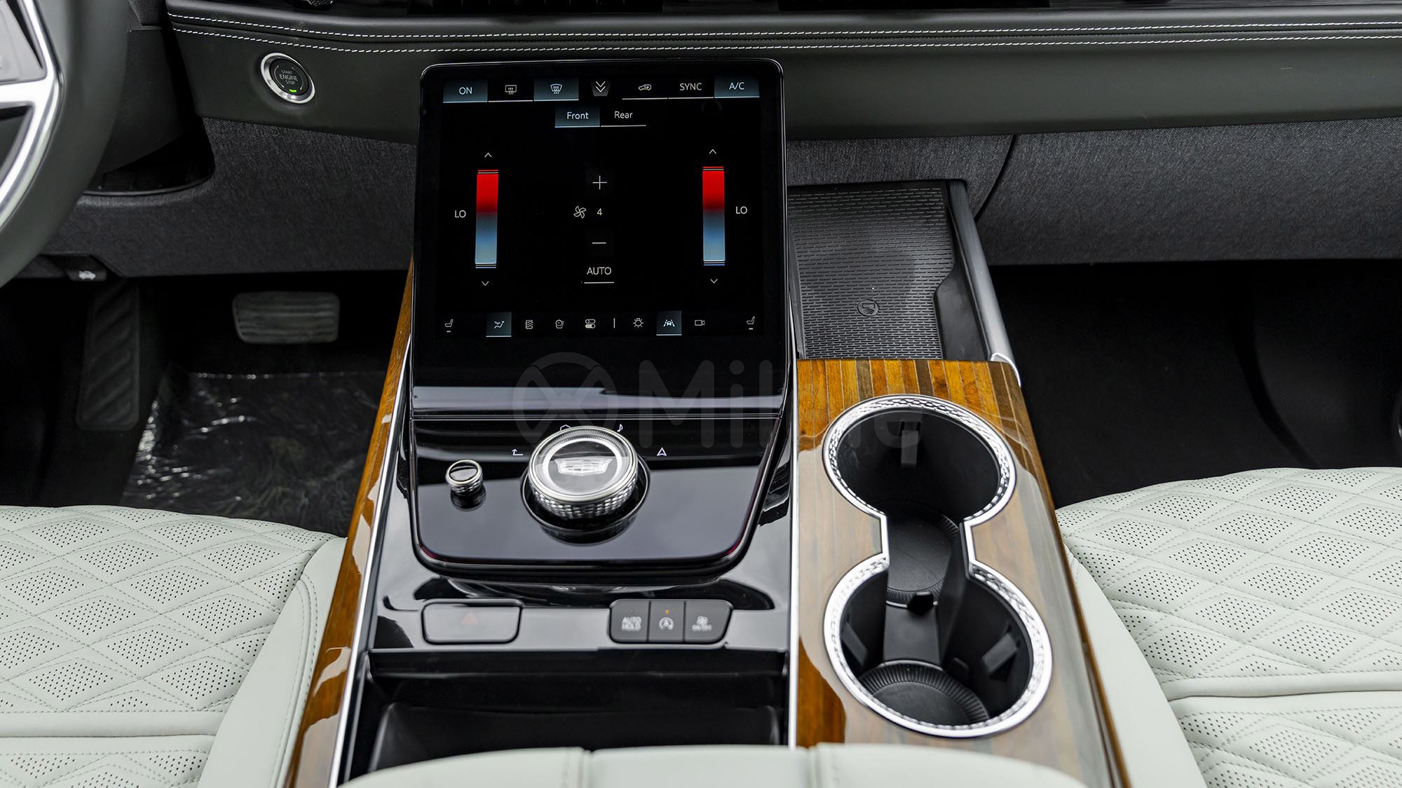 
								(LHD) CADILLAC ESCALADE SPORTS PLATINUM 6.2P AT 4WD MY2026 – BLACK full									