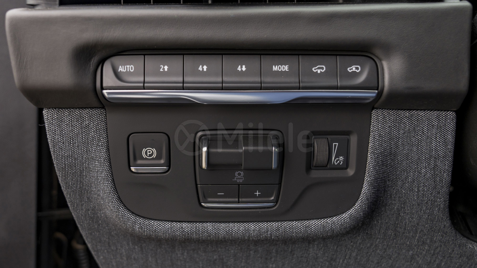 
								(LHD) CADILLAC ESCALADE SPORTS PLATINUM 6.2P AT 4WD MY2026 – BLACK full									