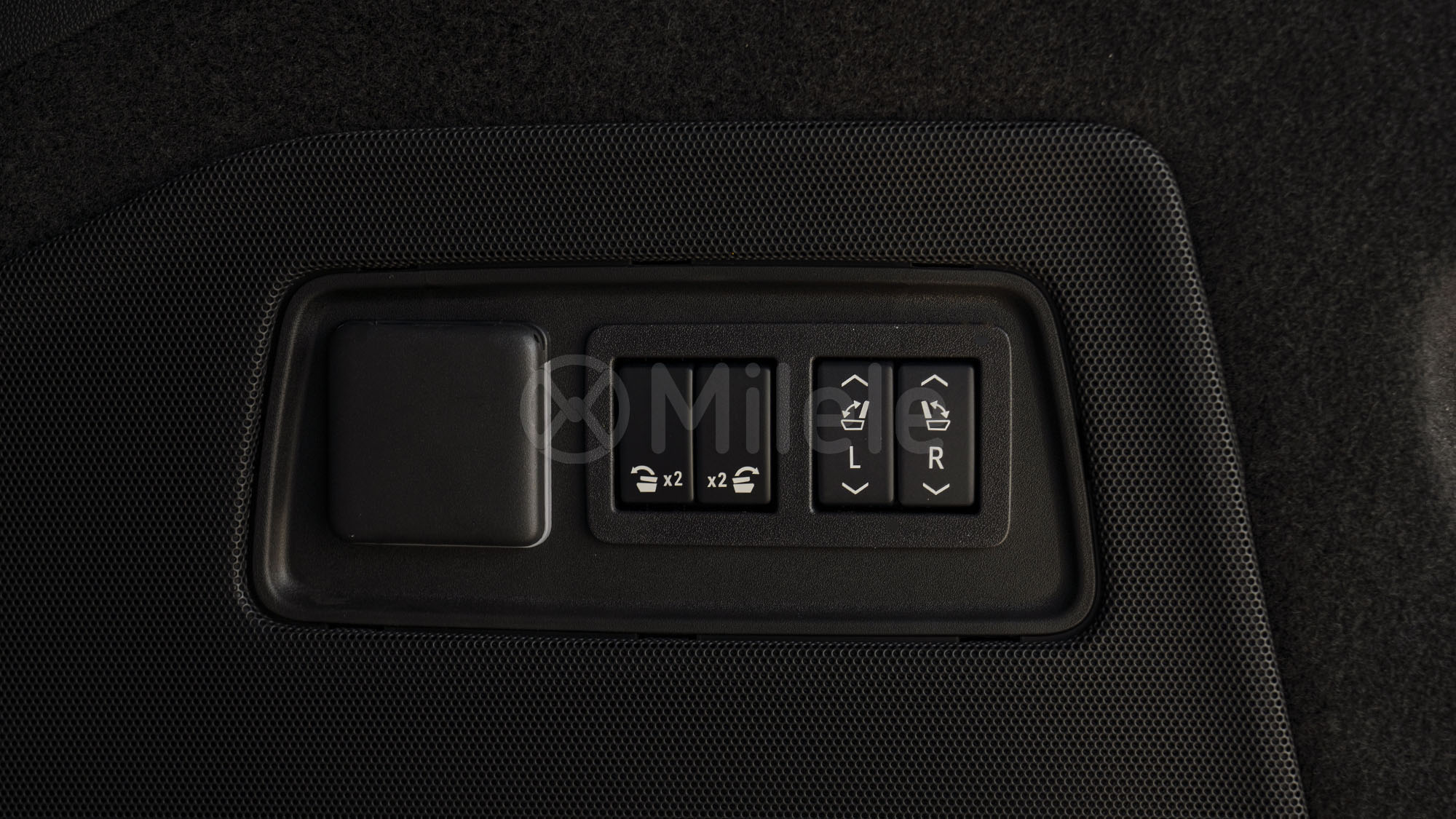 
(LHD) CADILLAC ESCALADE SPORTS PLATINUM ESV 6.2P AT MY2025 – BLACK full									