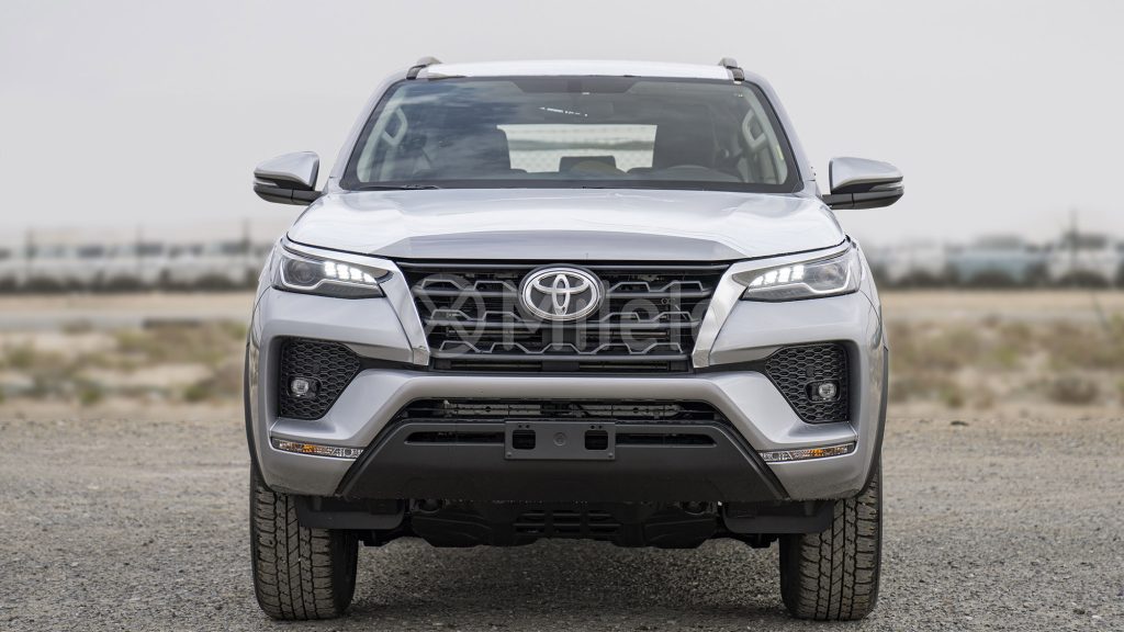 (LHD) TOYOTA FORTUNER 2.4D AT 4X4 MY2025 – SILVER ME