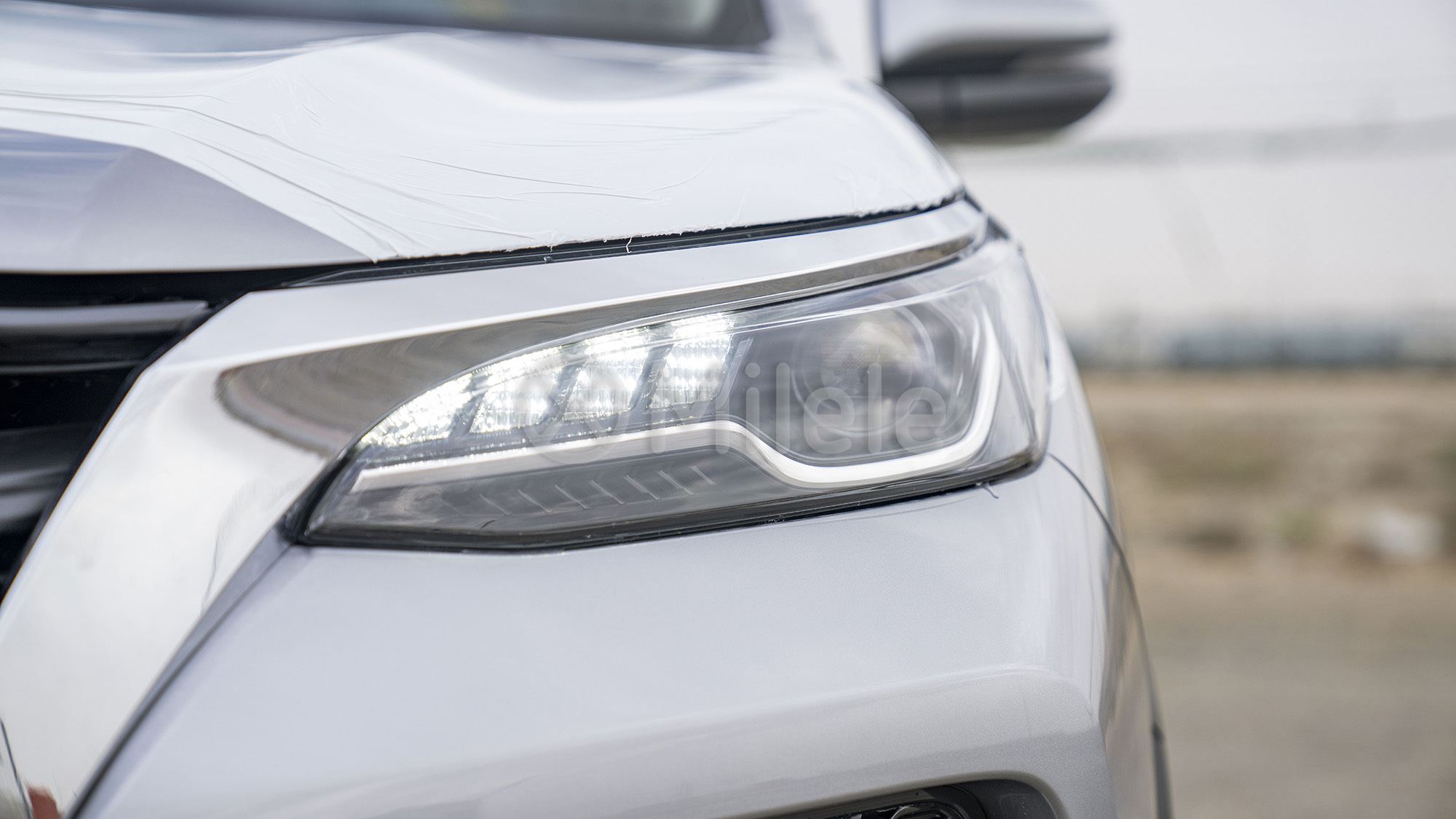 
(LHD) TOYOTA FORTUNER 2.4D AT 4X4 MY2025 – SILVER ME full									