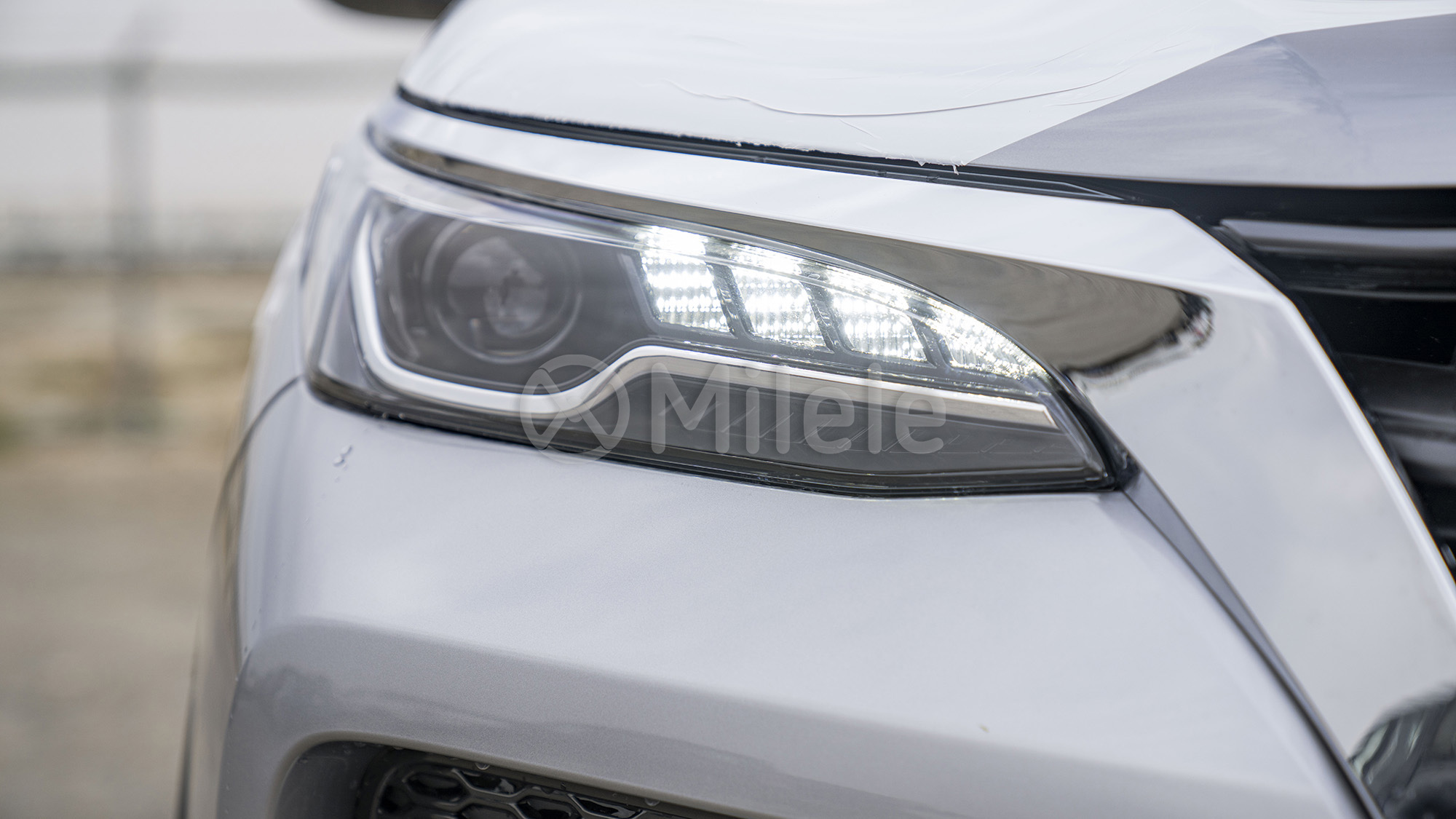 
(LHD) TOYOTA FORTUNER 2.4D AT 4X4 MY2025 – SILVER ME full									