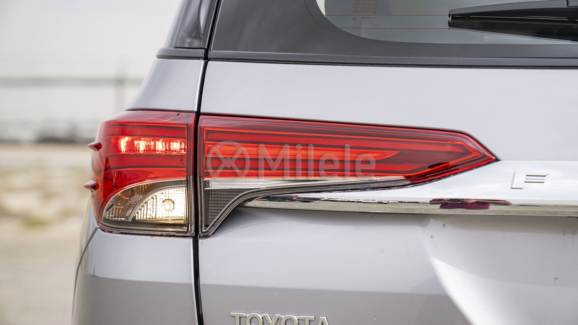 
(LHD) TOYOTA FORTUNER 2.4D AT 4X4 MY2025 – SILVER ME full									