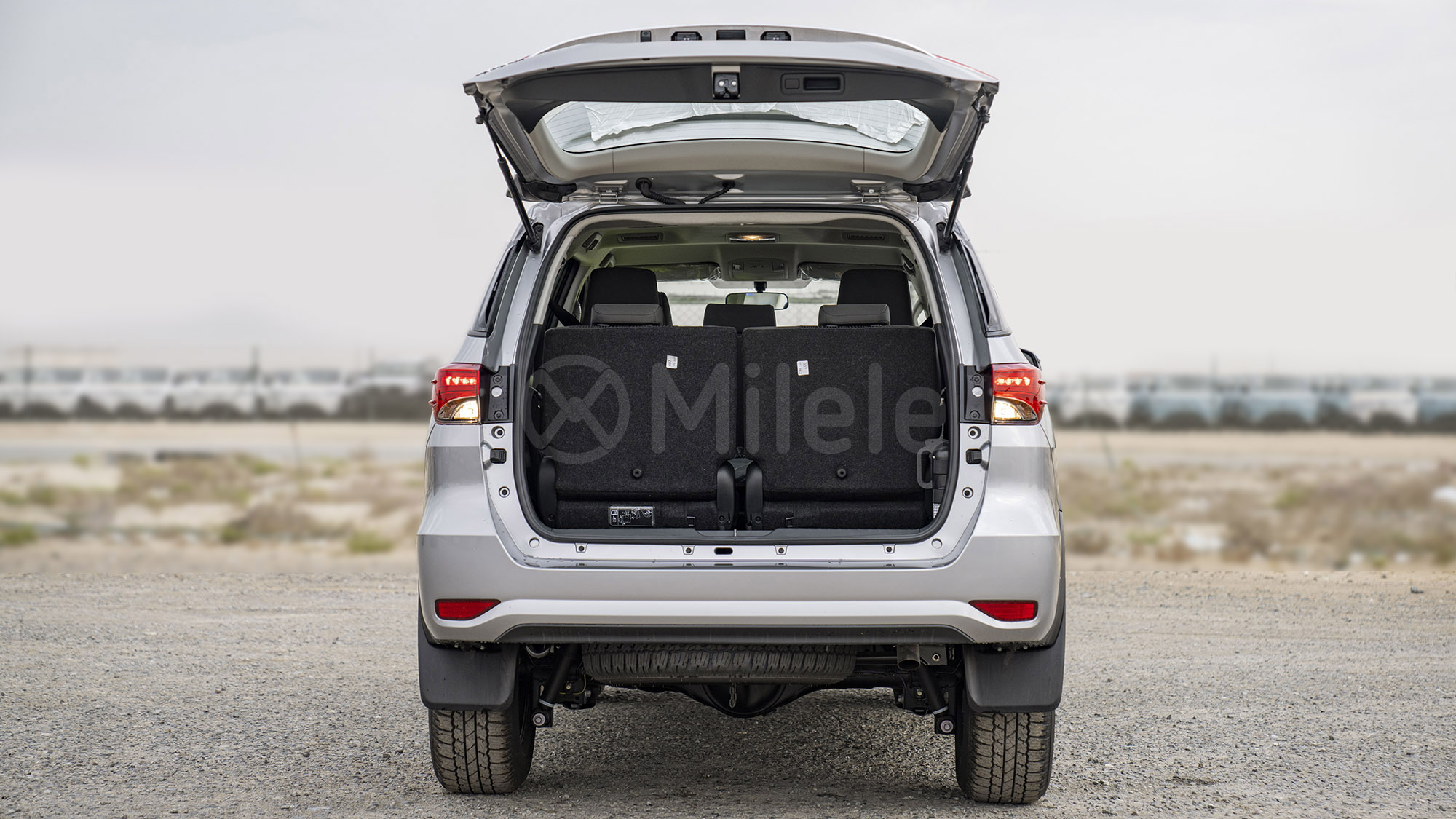 
(LHD) TOYOTA FORTUNER 2.4D AT 4X4 MY2025 – SILVER ME full									