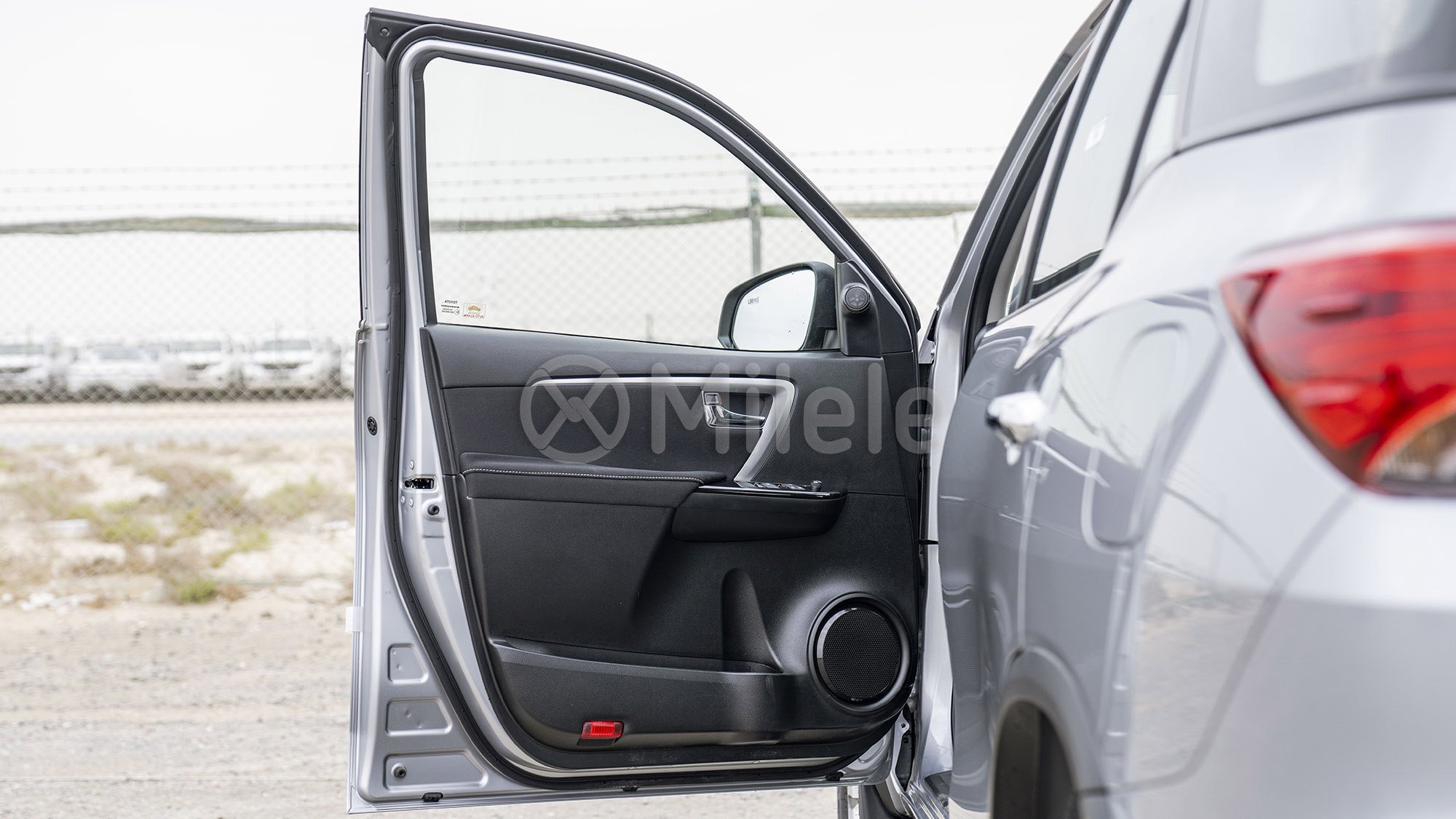 
(LHD) TOYOTA FORTUNER 2.4D AT 4X4 MY2025 – SILVER ME full									