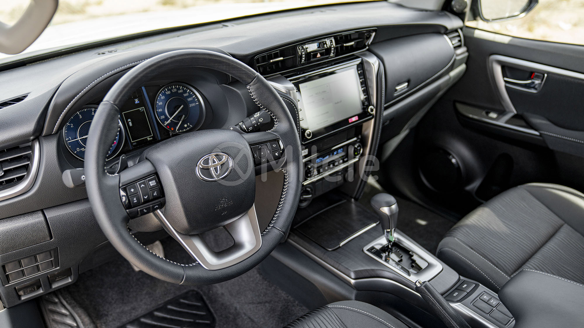 
								(LHD) TOYOTA FORTUNER 2.4D AT 4X4 MY2026 – BLACK full									