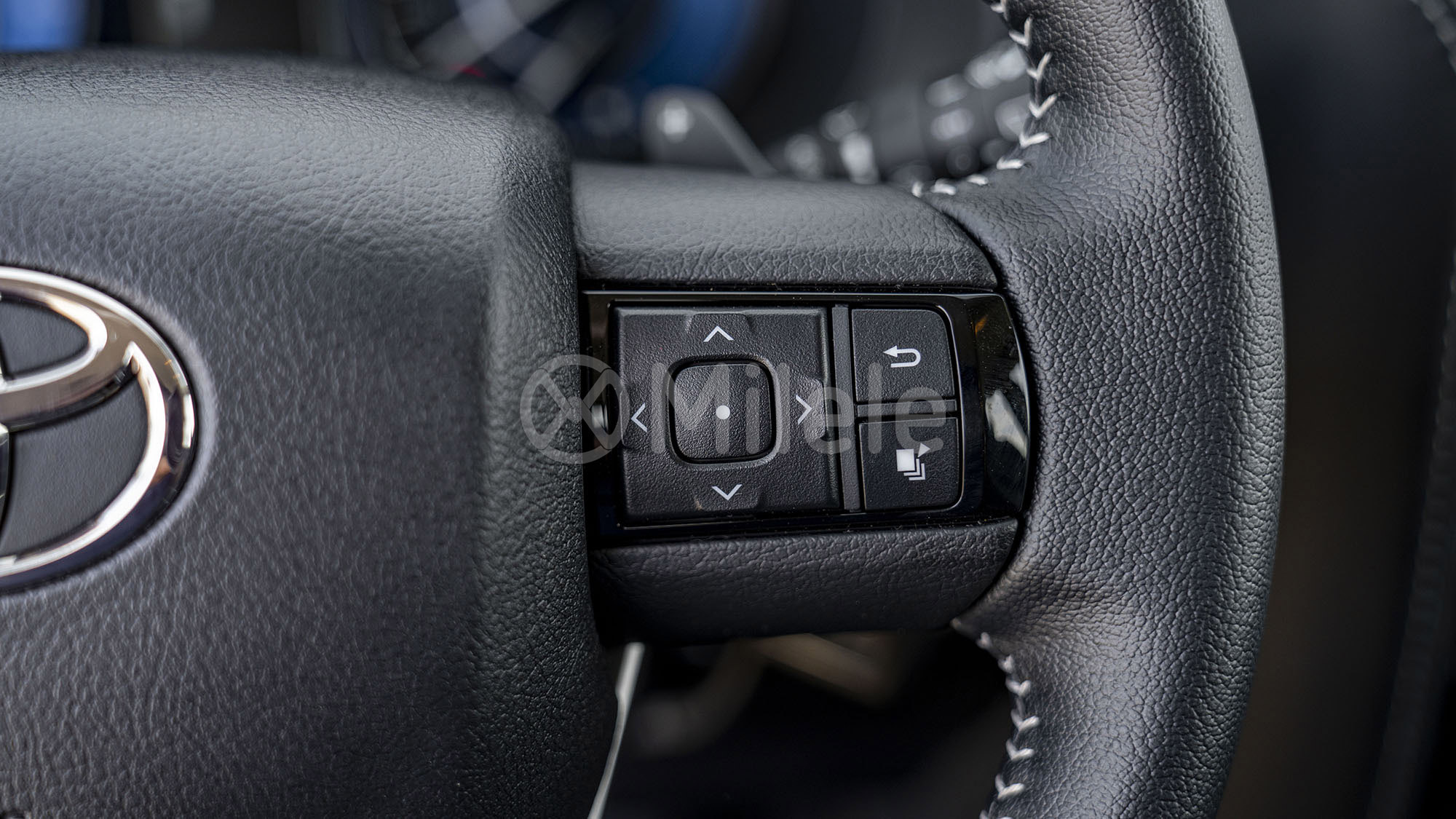 
								(LHD) TOYOTA FORTUNER 2.4D AT 4X4 MY2026 – BLACK full									