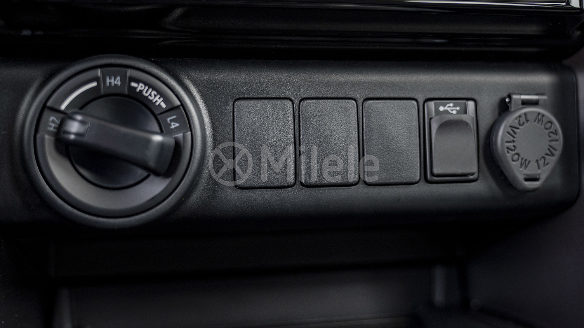 
								(LHD) TOYOTA FORTUNER 2.4D AT 4X4 MY2026 – BLACK full									