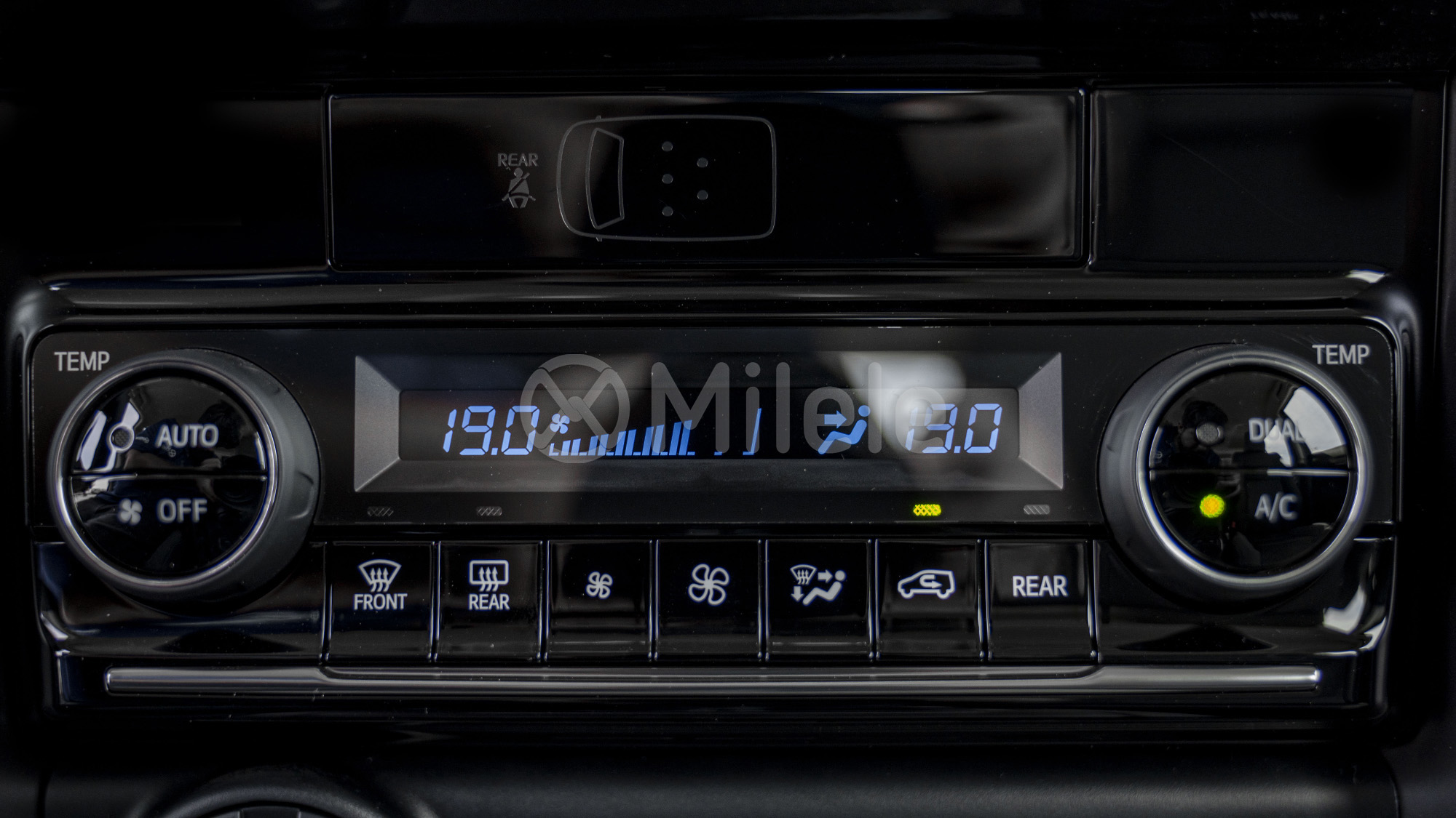 
								(LHD) TOYOTA FORTUNER 2.4D AT 4X4 MY2026 – BLACK full									