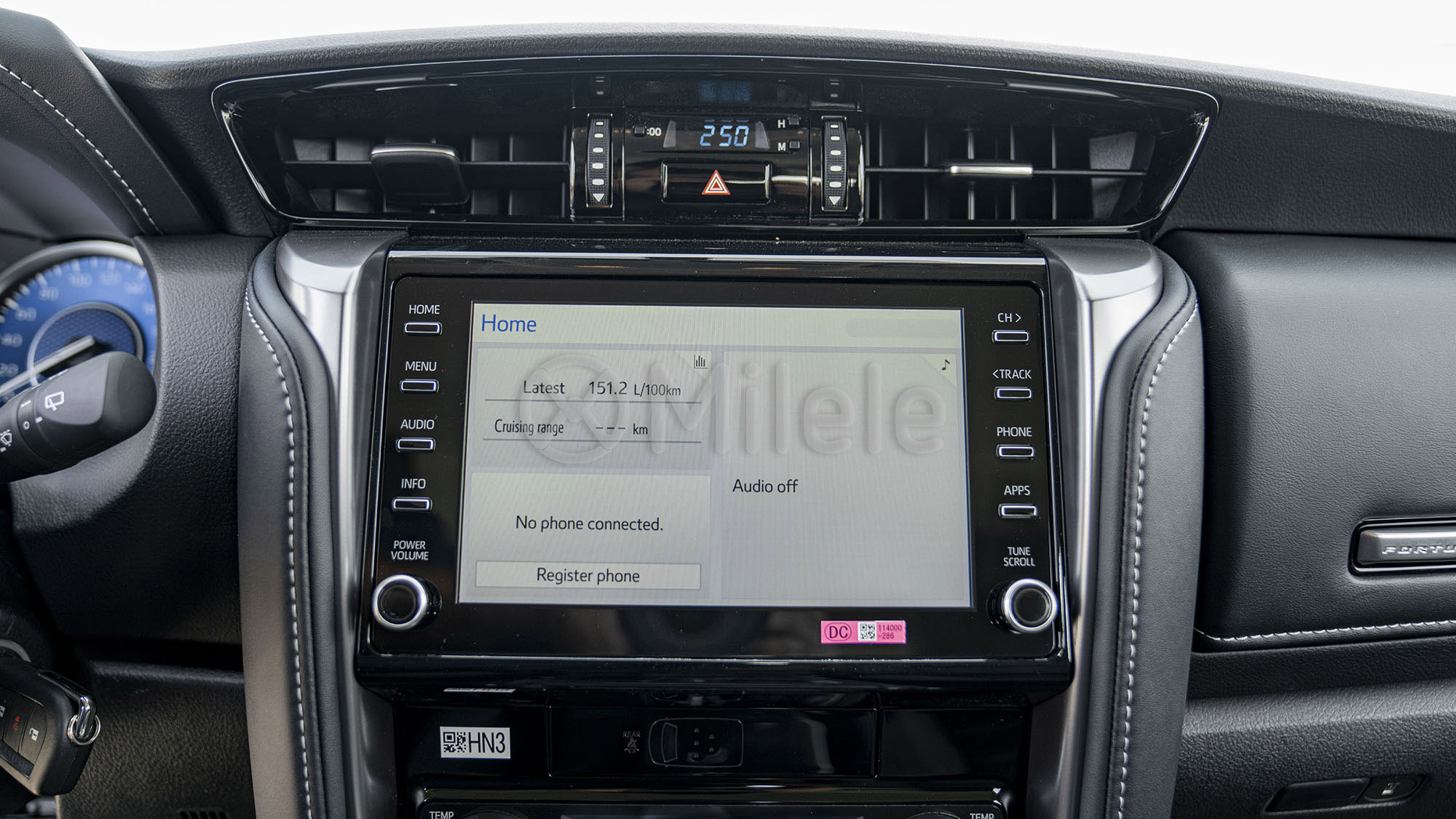 
								(LHD) TOYOTA FORTUNER 2.4D AT 4X4 MY2026 – BLACK full									