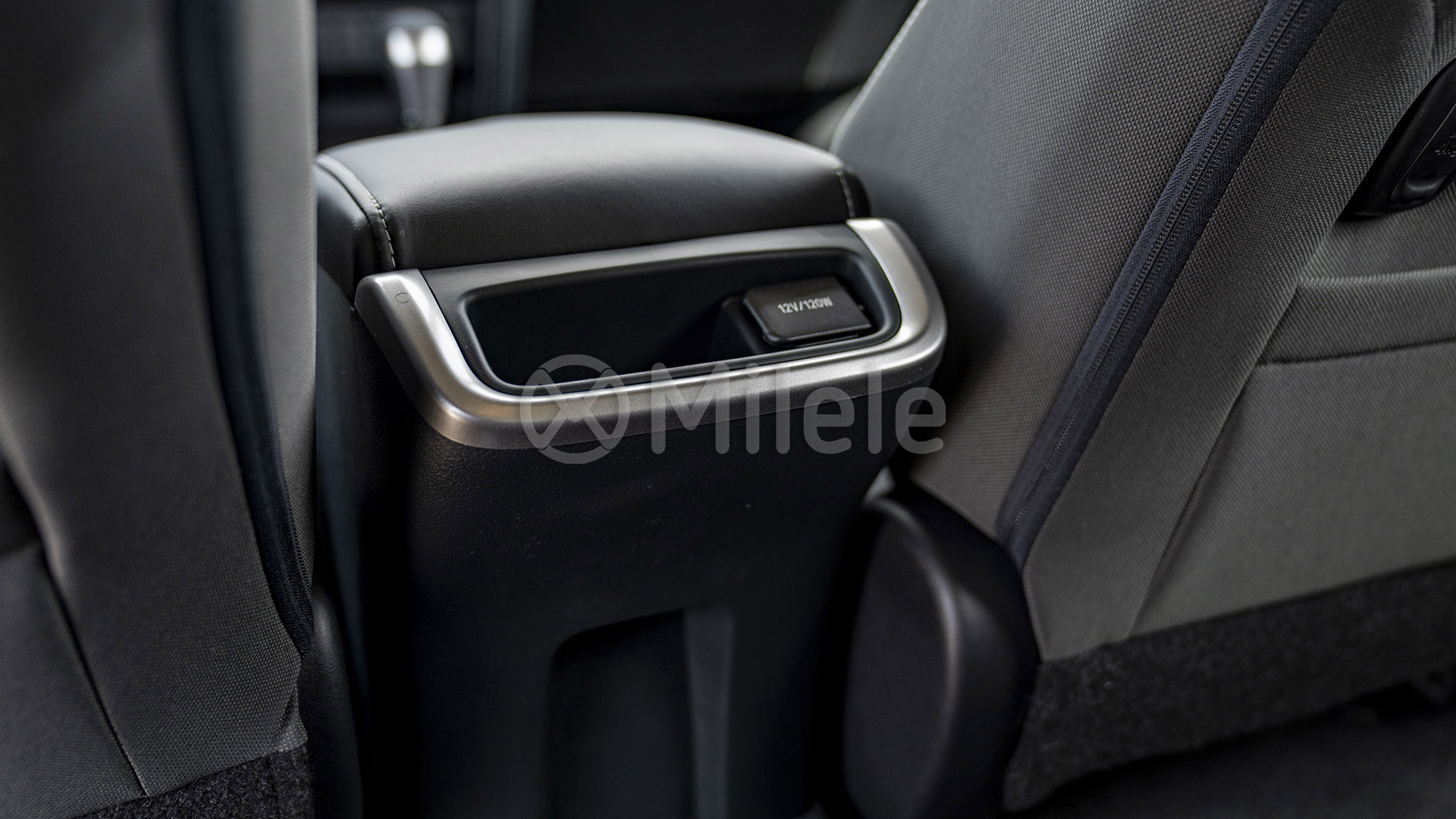 
								(LHD) TOYOTA FORTUNER 2.4D AT 4X4 MY2026 – BLACK full									