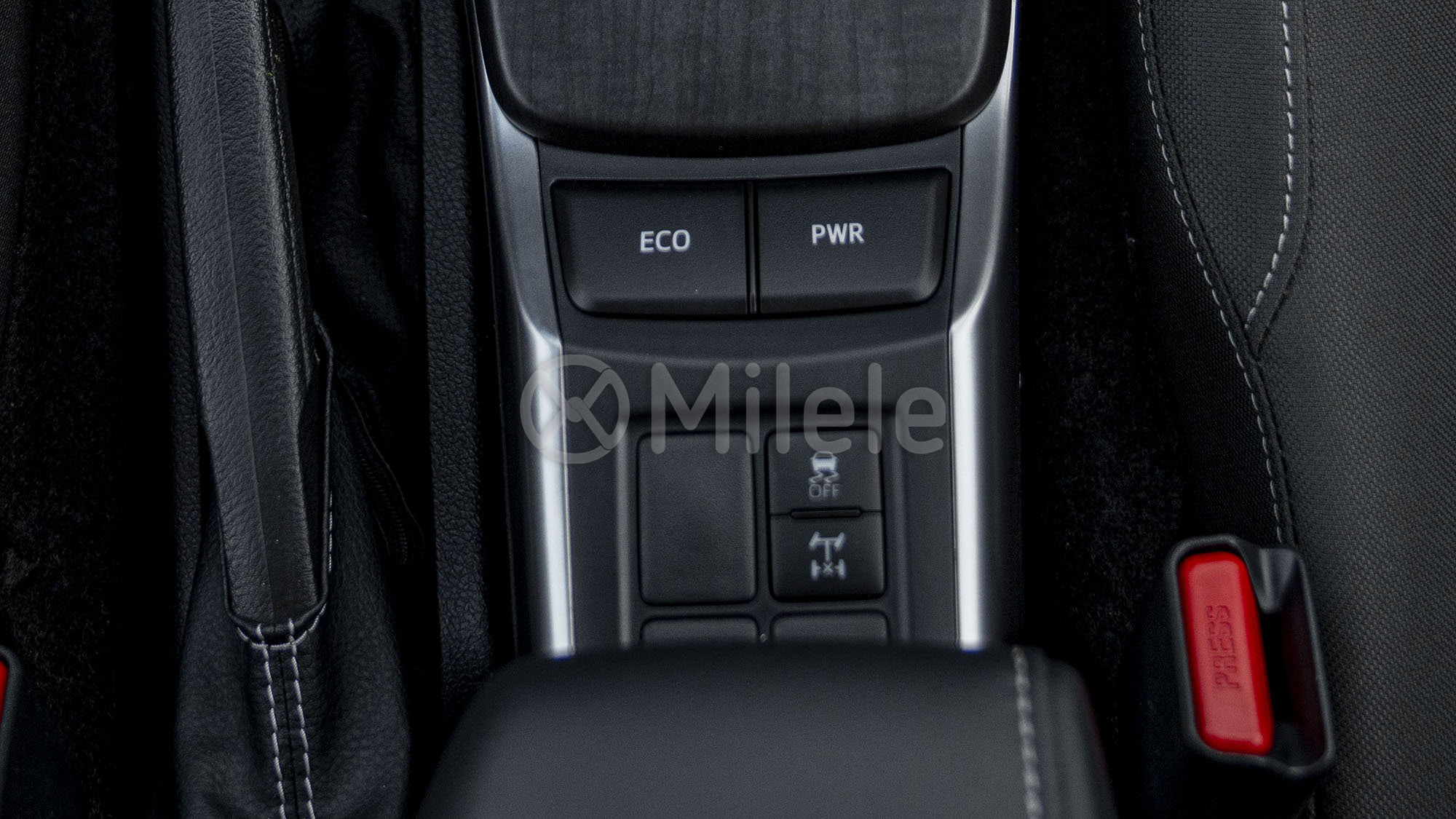 
								(LHD) TOYOTA FORTUNER 2.4D AT 4X4 MY2026 – BLACK full									
