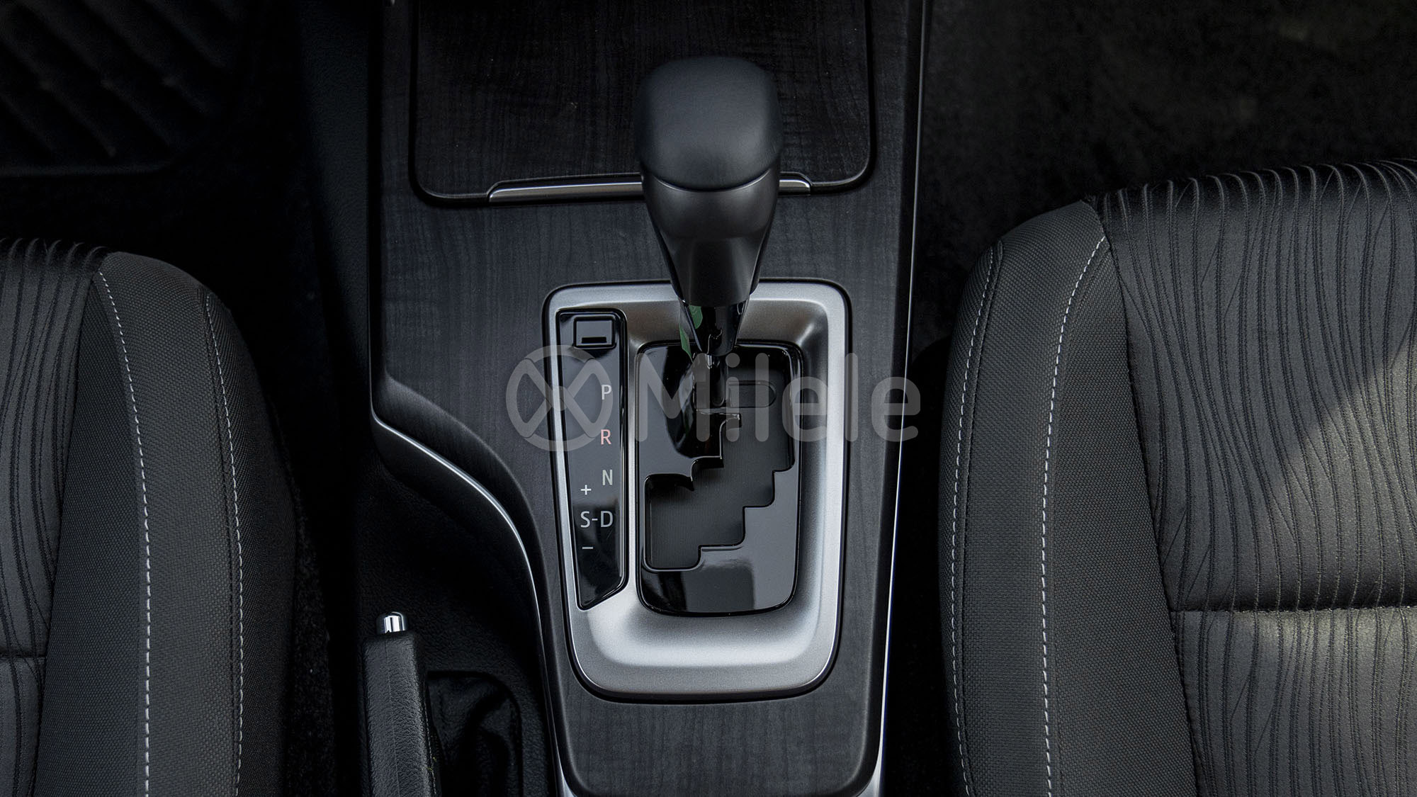 
								(LHD) TOYOTA FORTUNER 2.4D AT 4X4 MY2026 – BLACK full									