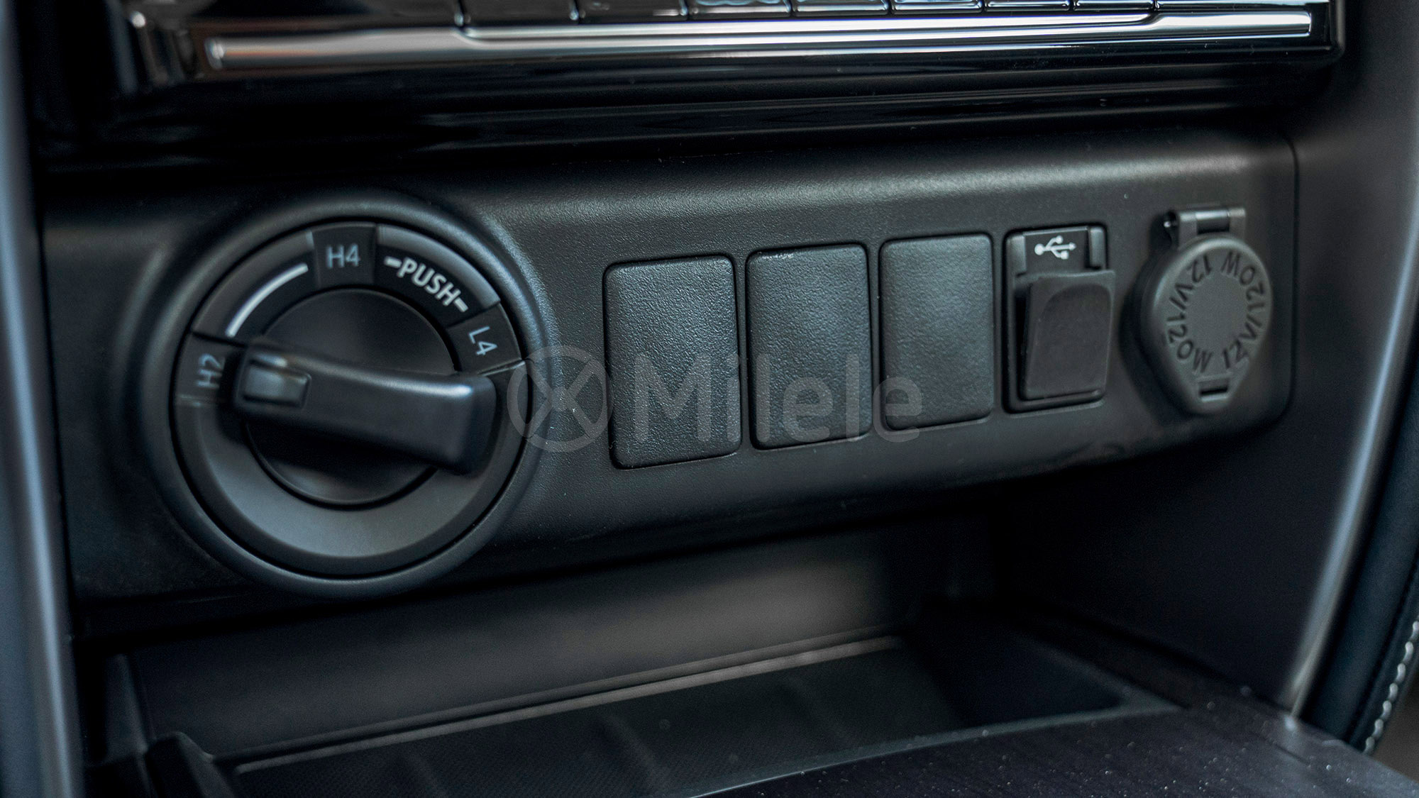 
(LHD) TOYOTA FORTUNER 2.4D AT 4X4 MY2026 – GREY full									