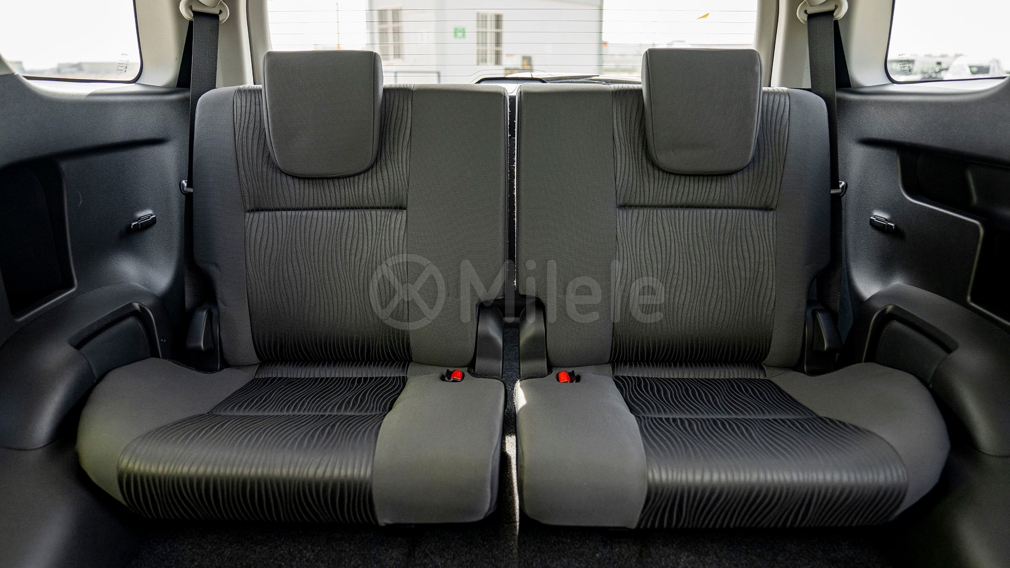 
(LHD) TOYOTA FORTUNER 2.4D AT 4X4 MY2026 – GREY full									