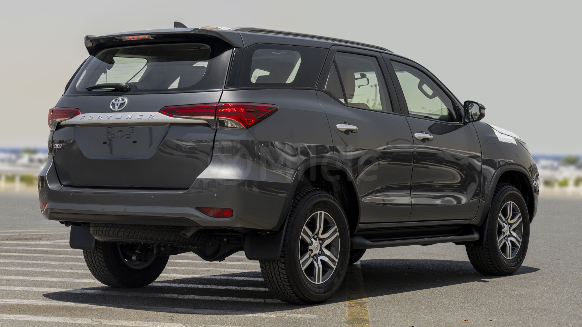 
								(LHD) TOYOTA FORTUNER EXR 2.7P AT MY2025 – GREY full									