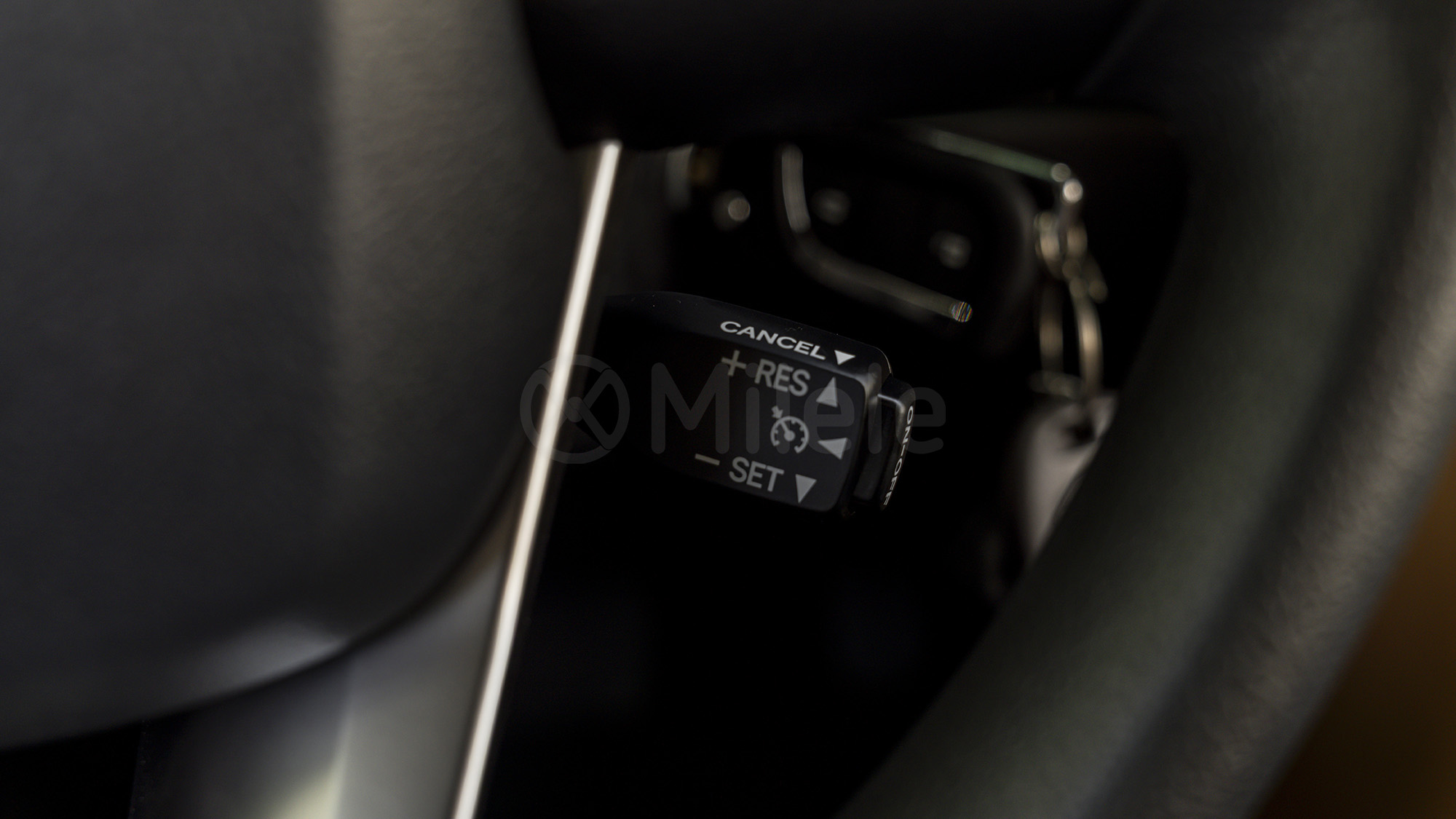 
								(LHD) TOYOTA FORTUNER EXR 2.7P AT MY2025 – GREY full									