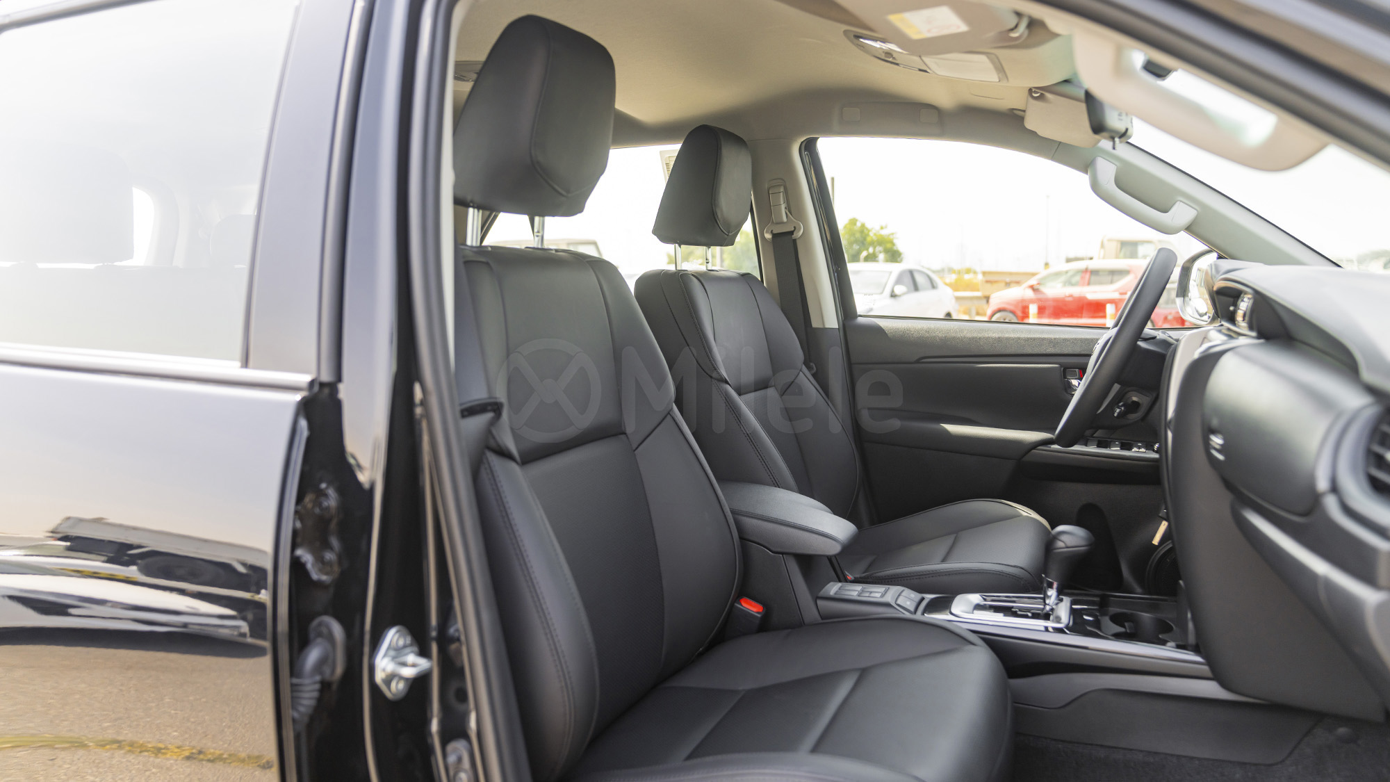
								(LHD) TOYOTA FORTUNER EXR 2.7P AT MY2025 – BLACK full									