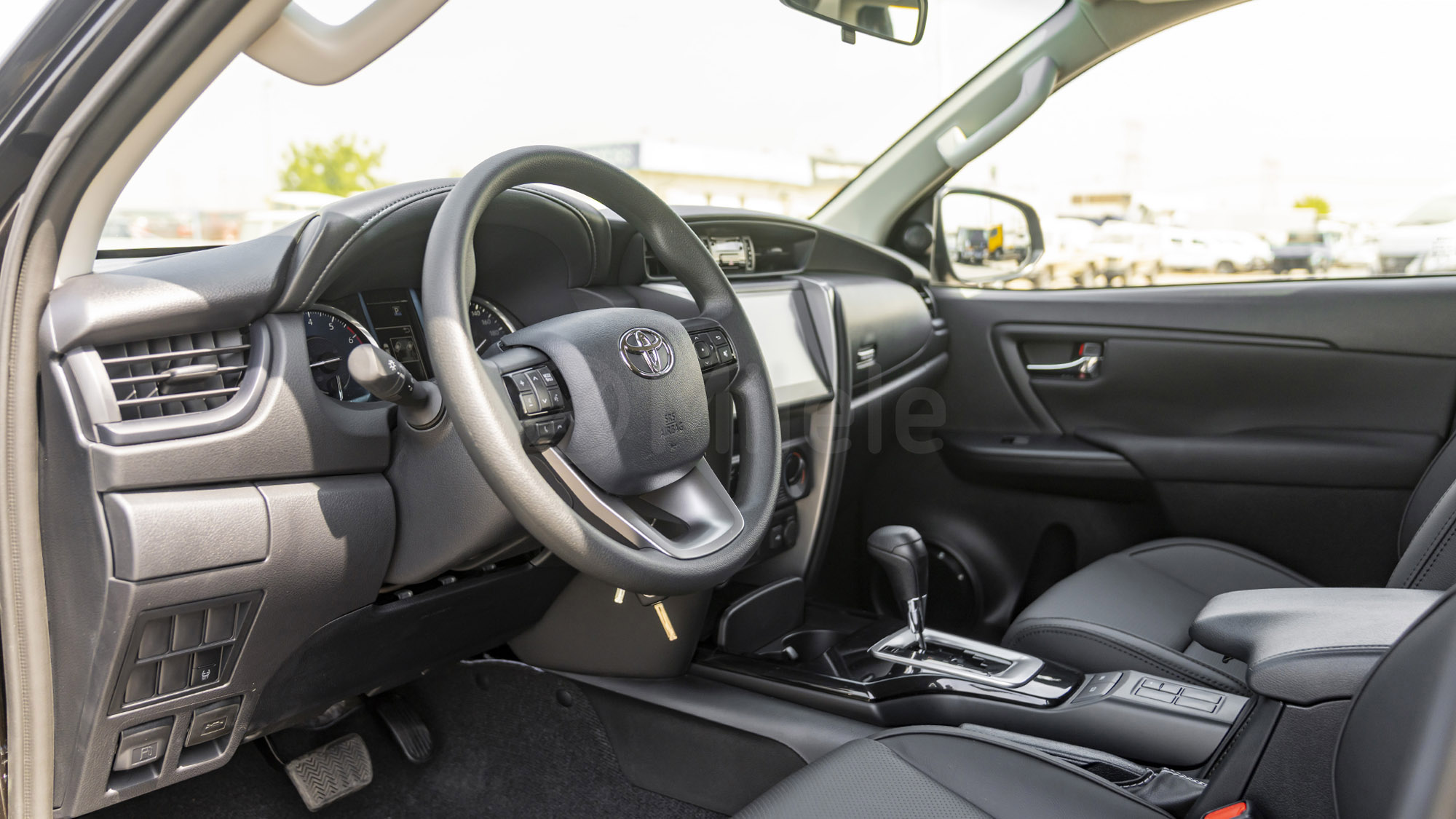 
								(LHD) TOYOTA FORTUNER EXR 2.7P AT MY2025 – BLACK full									