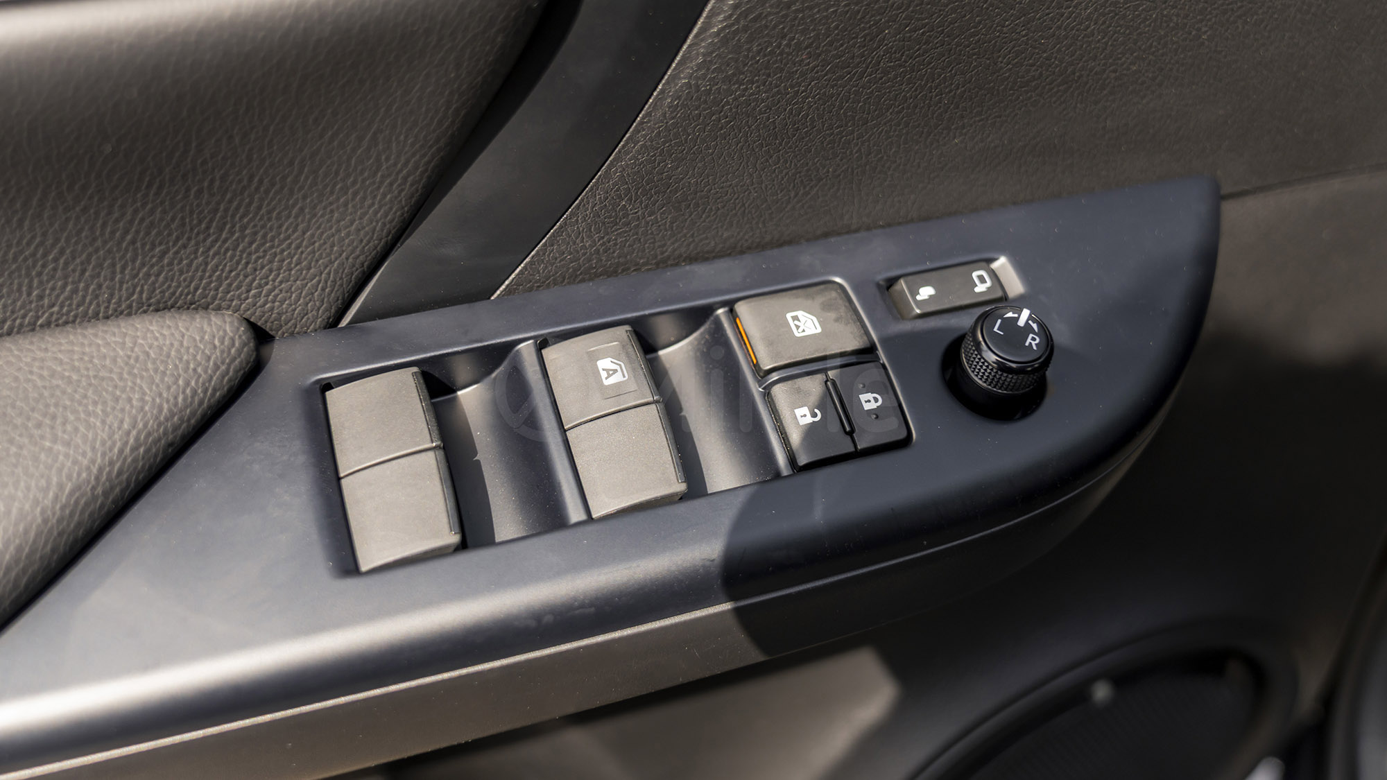 
								(LHD) TOYOTA FORTUNER EXR 2.7P AT MY2025 – BLACK full									