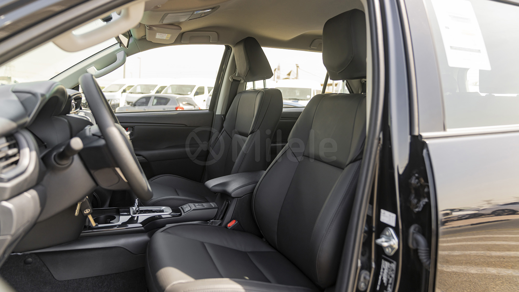 
								(LHD) TOYOTA FORTUNER EXR 2.7P AT MY2025 – BLACK full									