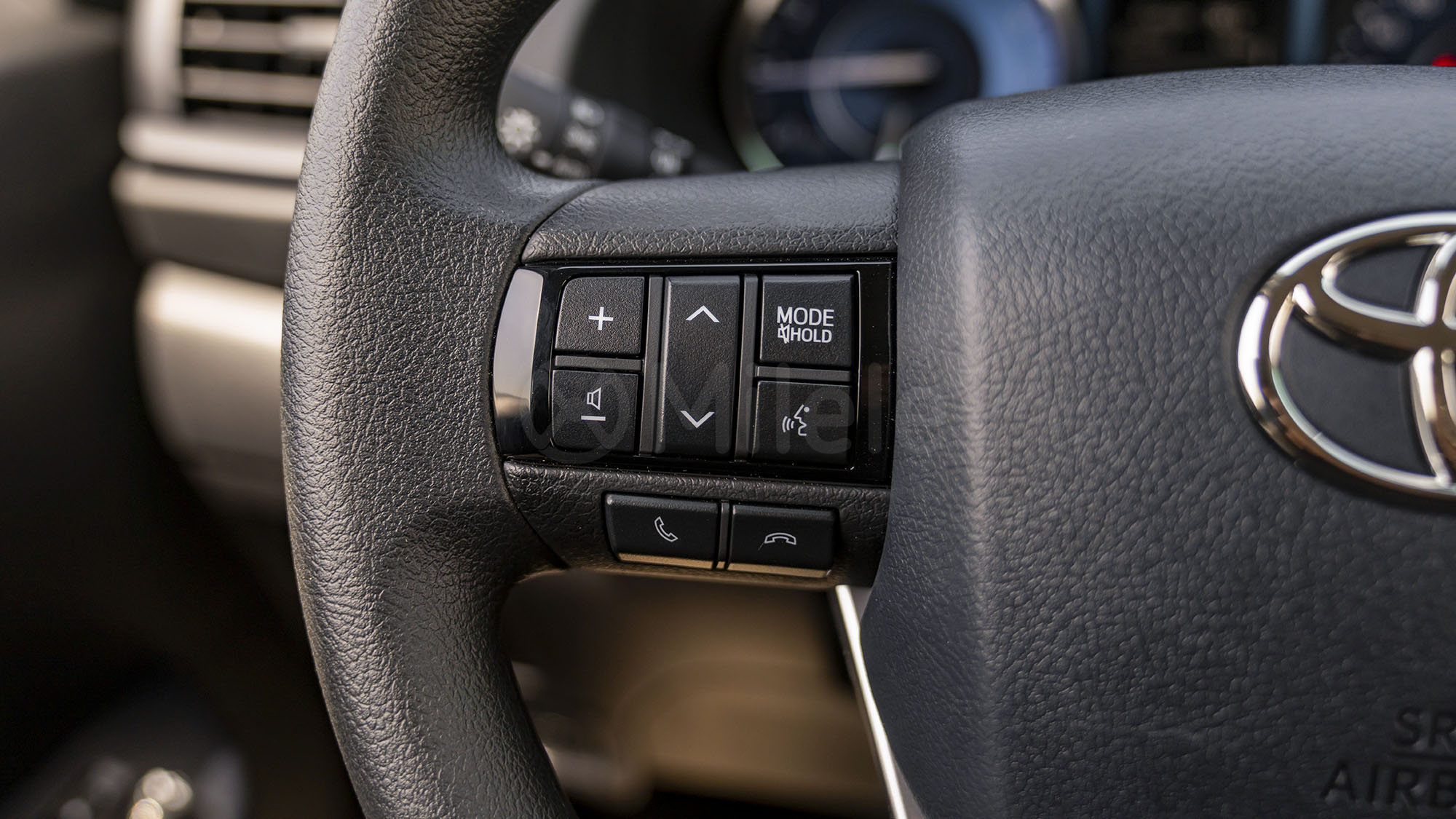 
								(LHD) TOYOTA FORTUNER EXR 2.7P AT MY2025 – BLACK full									