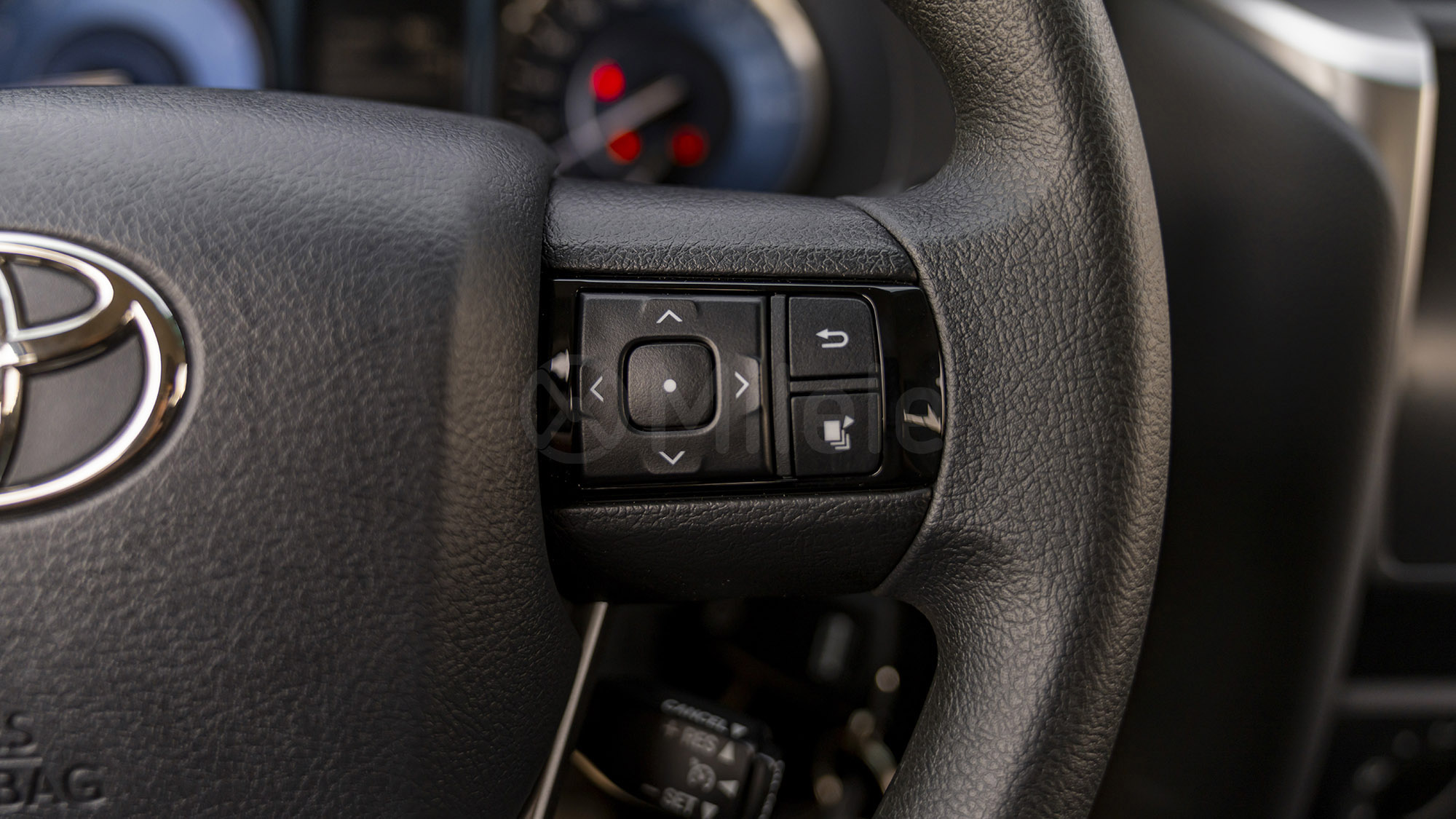 
								(LHD) TOYOTA FORTUNER EXR 2.7P AT MY2025 – BLACK full									