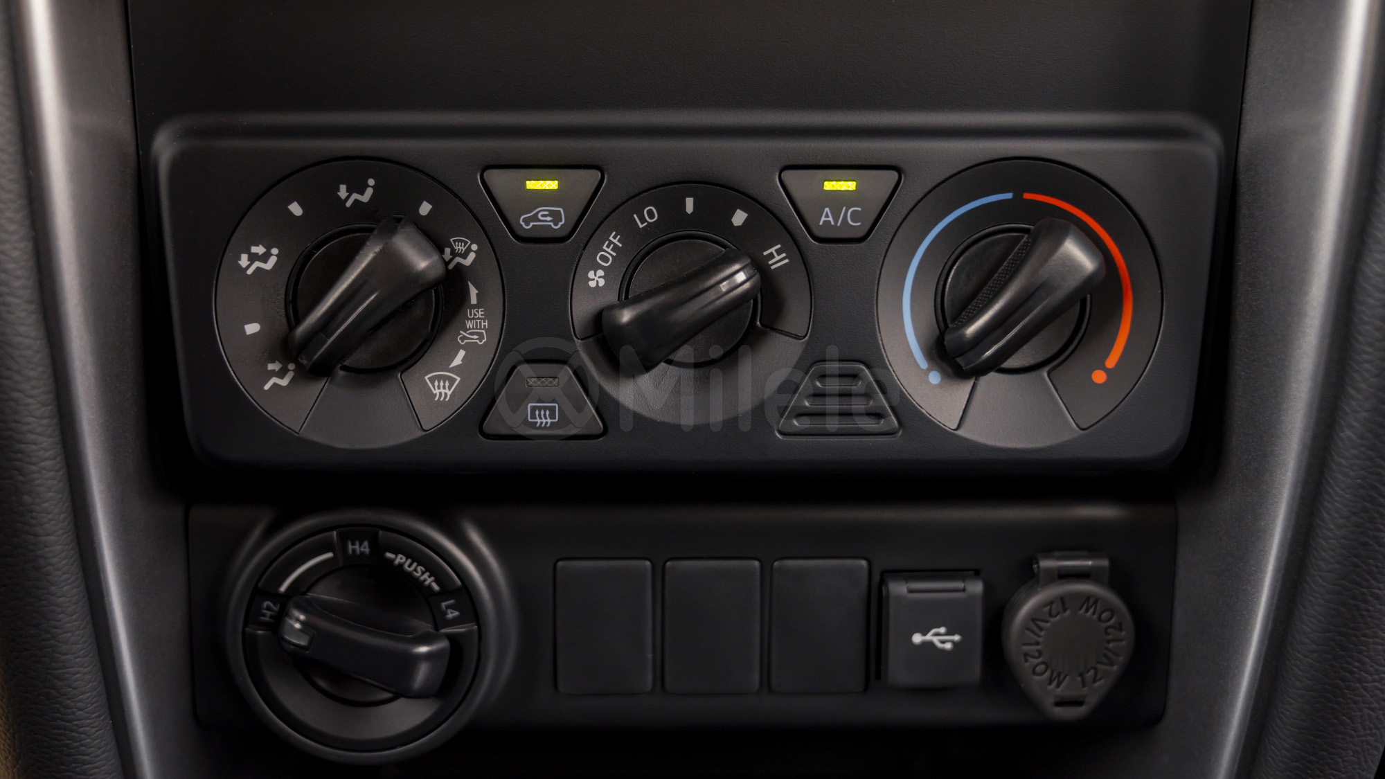 
								(LHD) TOYOTA FORTUNER EXR 2.7P AT MY2025 – BLACK full									
