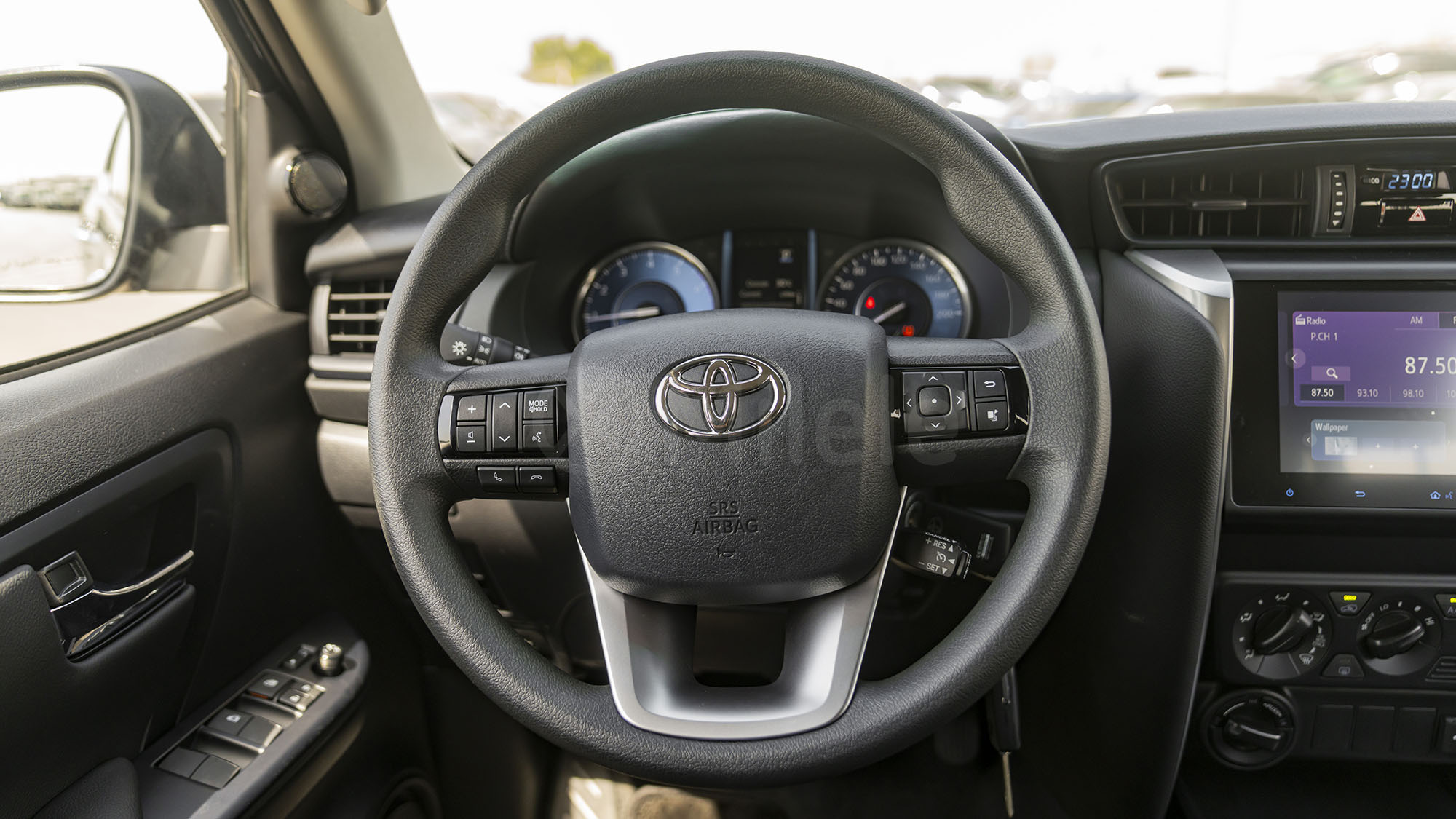 
								(LHD) TOYOTA FORTUNER EXR 2.7P AT MY2025 – BLACK full									