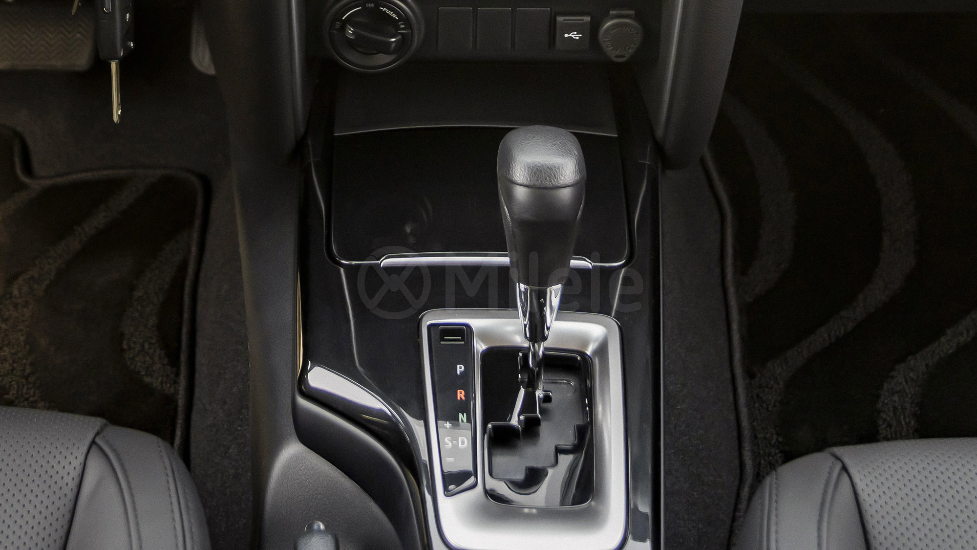 
								(LHD) TOYOTA FORTUNER EXR 2.7P AT MY2025 – BLACK full									